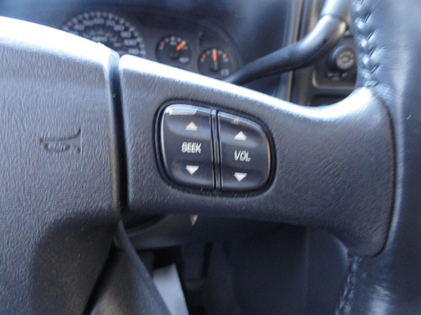 2004 Silver Birch /Graphite Chevrolet Avalanche 1500 4WD LT (3GNEK12T54G) with an 5.3L V8 OHV 16V engine, 4-Speed Automatic Overdrive transmission, located at 827 W 26th Street, Erie, PA, 16508, (814) 455-3401, 42.105431, -80.090942 - Thanks for looking at our super clean low mileage and accident-free recent arrival. This is the LT model with the 5.3 L V-8, four-wheel drive heated leather seating, power sunroof and lots more. We purchased this vehicle from a previous customer who was not able to drive it anymore and who took sup - Photo#16