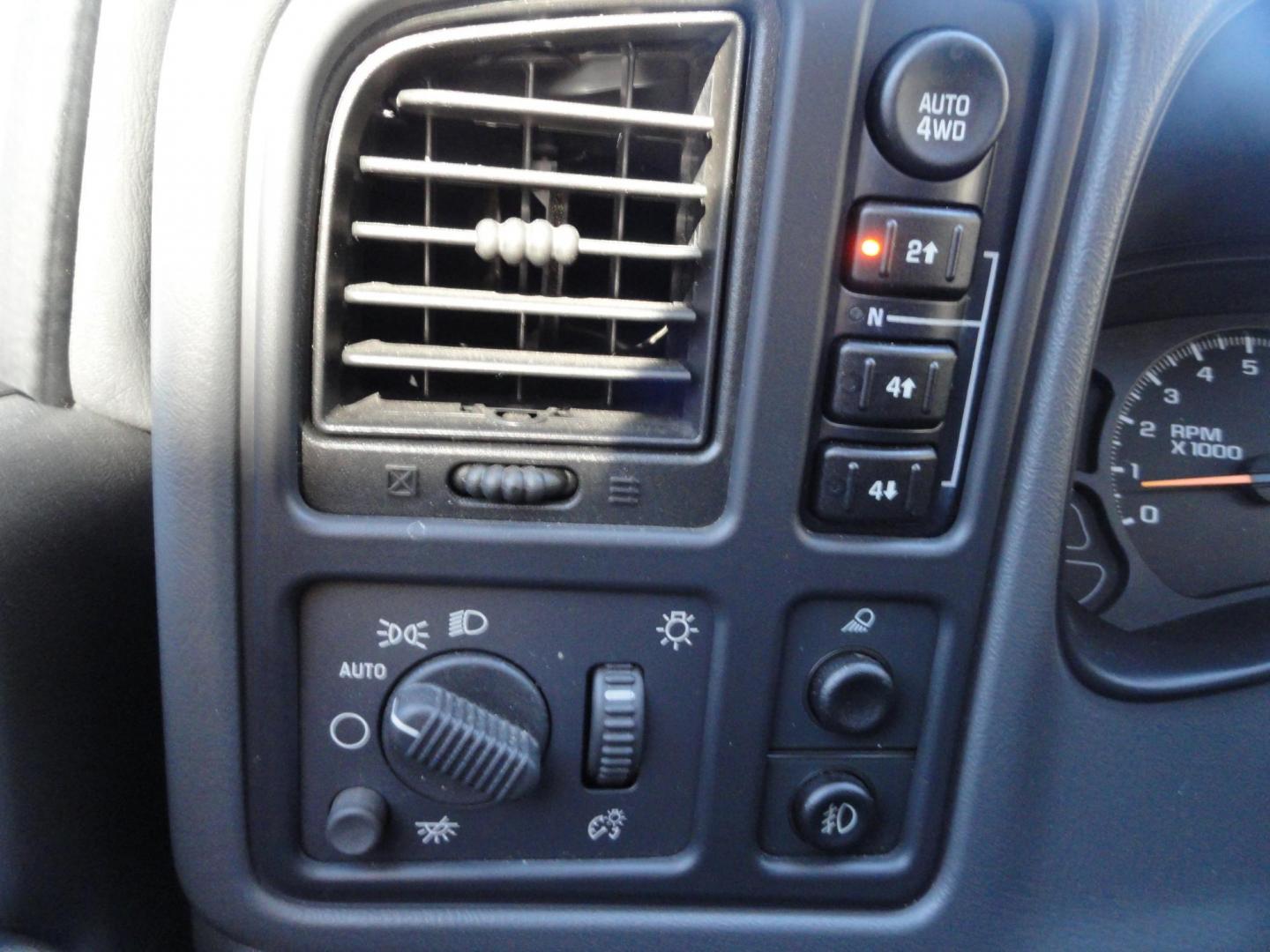 2004 Silver Birch /Graphite Chevrolet Avalanche 1500 4WD LT (3GNEK12T54G) with an 5.3L V8 OHV 16V engine, 4-Speed Automatic Overdrive transmission, located at 827 W 26th Street, Erie, PA, 16508, (814) 455-3401, 42.105431, -80.090942 - Thanks for looking at our super clean low mileage and accident-free recent arrival. This is the LT model with the 5.3 L V-8, four-wheel drive heated leather seating, power sunroof and lots more. We purchased this vehicle from a previous customer who was not able to drive it anymore and who took sup - Photo#22