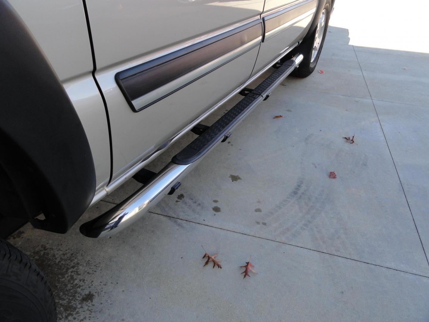 2004 Silver Birch /Graphite Chevrolet Avalanche 1500 4WD LT (3GNEK12T54G) with an 5.3L V8 OHV 16V engine, 4-Speed Automatic Overdrive transmission, located at 827 W 26th Street, Erie, PA, 16508, (814) 455-3401, 42.105431, -80.090942 - Thanks for looking at our super clean low mileage and accident-free recent arrival. This is the LT model with the 5.3 L V-8, four-wheel drive heated leather seating, power sunroof and lots more. We purchased this vehicle from a previous customer who was not able to drive it anymore and who took sup - Photo#41