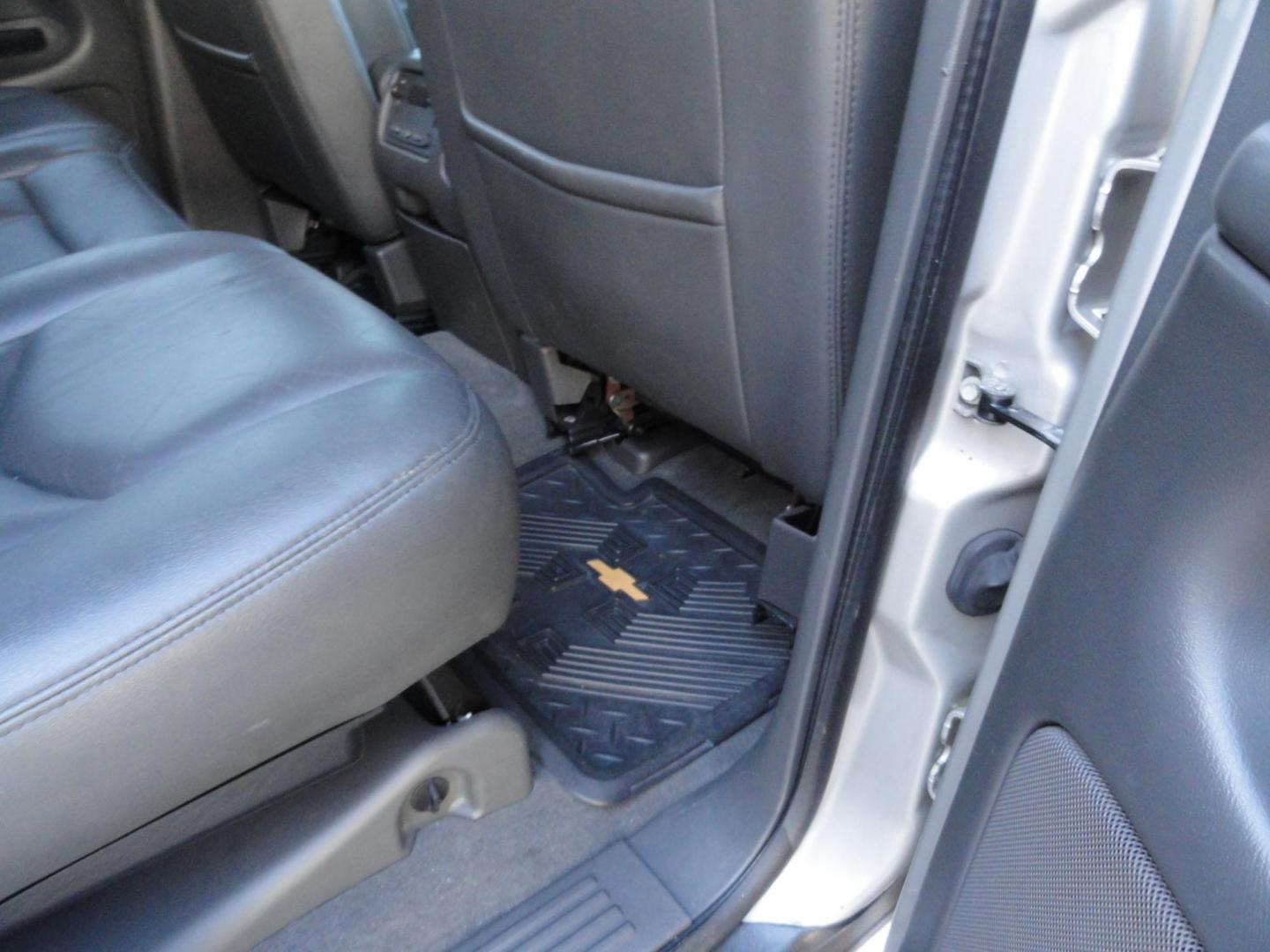 2004 Silver Birch /Graphite Chevrolet Avalanche 1500 4WD LT (3GNEK12T54G) with an 5.3L V8 OHV 16V engine, 4-Speed Automatic Overdrive transmission, located at 827 W 26th Street, Erie, PA, 16508, (814) 455-3401, 42.105431, -80.090942 - Thanks for looking at our super clean low mileage and accident-free recent arrival. This is the LT model with the 5.3 L V-8, four-wheel drive heated leather seating, power sunroof and lots more. We purchased this vehicle from a previous customer who was not able to drive it anymore and who took sup - Photo#43