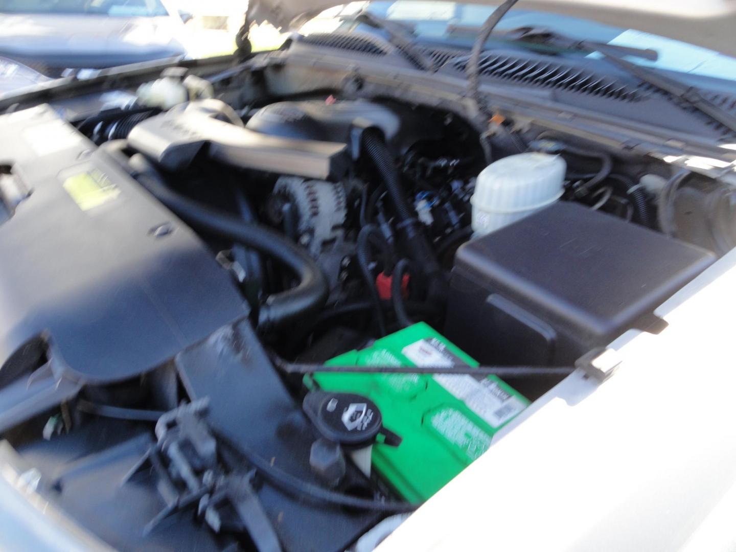 2004 Silver Birch /Graphite Chevrolet Avalanche 1500 4WD LT (3GNEK12T54G) with an 5.3L V8 OHV 16V engine, 4-Speed Automatic Overdrive transmission, located at 827 W 26th Street, Erie, PA, 16508, (814) 455-3401, 42.105431, -80.090942 - Thanks for looking at our super clean low mileage and accident-free recent arrival. This is the LT model with the 5.3 L V-8, four-wheel drive heated leather seating, power sunroof and lots more. We purchased this vehicle from a previous customer who was not able to drive it anymore and who took sup - Photo#53