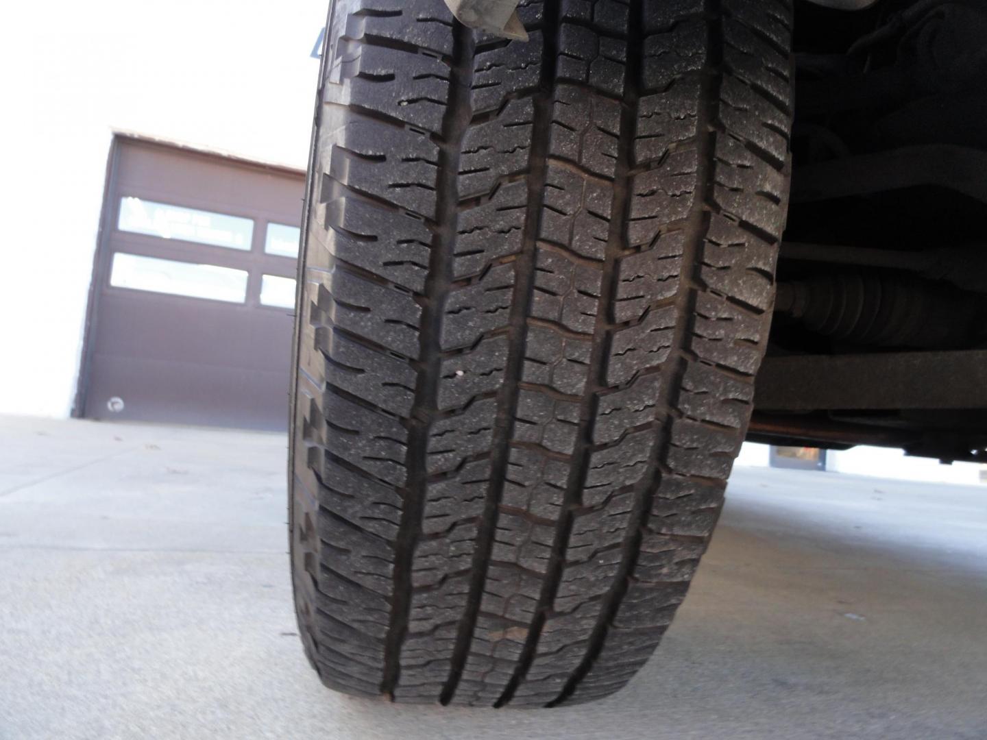 2004 Silver Birch /Graphite Chevrolet Avalanche 1500 4WD LT (3GNEK12T54G) with an 5.3L V8 OHV 16V engine, 4-Speed Automatic Overdrive transmission, located at 827 W 26th Street, Erie, PA, 16508, (814) 455-3401, 42.105431, -80.090942 - Thanks for looking at our super clean low mileage and accident-free recent arrival. This is the LT model with the 5.3 L V-8, four-wheel drive heated leather seating, power sunroof and lots more. We purchased this vehicle from a previous customer who was not able to drive it anymore and who took sup - Photo#62