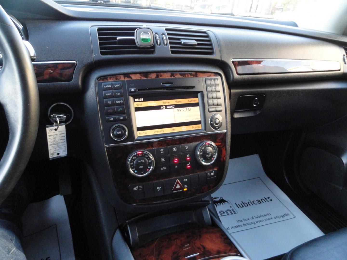 2010 Iridium Silver Metallic /Black Mercedes-Benz R-Class R350 4MATIC w/ 3rd Row (4JGCB6FE1AA) with an 3.5L V6 DOHC 24V engine, 7-Speed Automatic transmission, located at 827 W 26th Street, Erie, PA, 16508, (814) 455-3401, 42.105431, -80.090942 - Thanks for looking at our super clean, low mileage rust free and accident-free recent arrival. This is the R350 4Matic 7 passenger with heated leather seats, panoramic sunroof, back up camera, navigation, both remotes and keys, the factory owners' manuals and factory floor mats. A recent service was - Photo#11