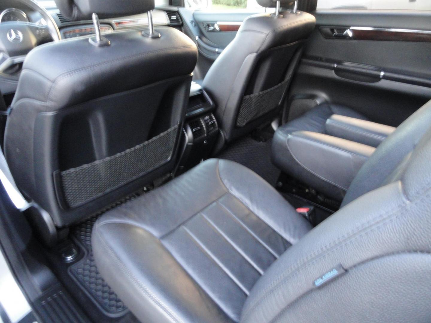 2010 Iridium Silver Metallic /Black Mercedes-Benz R-Class R350 4MATIC w/ 3rd Row (4JGCB6FE1AA) with an 3.5L V6 DOHC 24V engine, 7-Speed Automatic transmission, located at 827 W 26th Street, Erie, PA, 16508, (814) 455-3401, 42.105431, -80.090942 - Thanks for looking at our super clean, low mileage rust free and accident-free recent arrival. This is the R350 4Matic 7 passenger with heated leather seats, panoramic sunroof, back up camera, navigation, both remotes and keys, the factory owners' manuals and factory floor mats. A recent service was - Photo#31