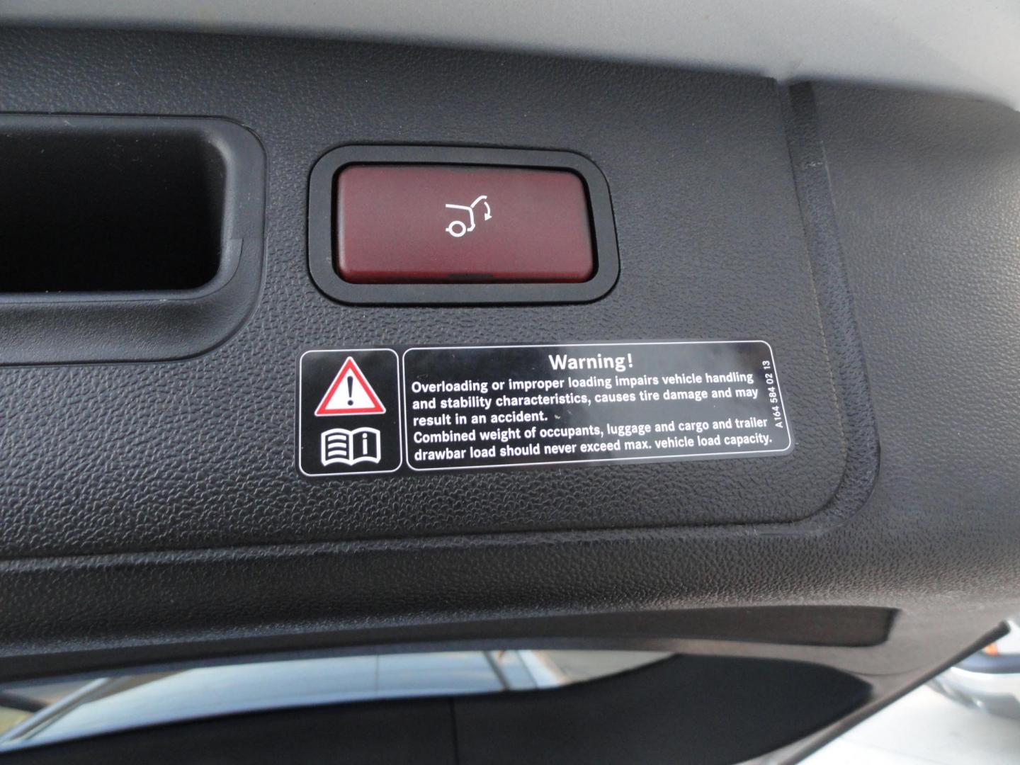 2010 Iridium Silver Metallic /Black Mercedes-Benz R-Class R350 4MATIC w/ 3rd Row (4JGCB6FE1AA) with an 3.5L V6 DOHC 24V engine, 7-Speed Automatic transmission, located at 827 W 26th Street, Erie, PA, 16508, (814) 455-3401, 42.105431, -80.090942 - Thanks for looking at our super clean, low mileage rust free and accident-free recent arrival. This is the R350 4Matic 7 passenger with heated leather seats, panoramic sunroof, back up camera, navigation, both remotes and keys, the factory owners' manuals and factory floor mats. A recent service was - Photo#37