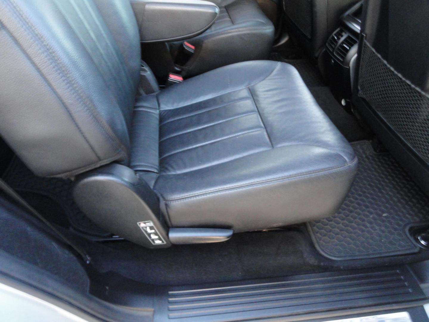 2010 Iridium Silver Metallic /Black Mercedes-Benz R-Class R350 4MATIC w/ 3rd Row (4JGCB6FE1AA) with an 3.5L V6 DOHC 24V engine, 7-Speed Automatic transmission, located at 827 W 26th Street, Erie, PA, 16508, (814) 455-3401, 42.105431, -80.090942 - Thanks for looking at our super clean, low mileage rust free and accident-free recent arrival. This is the R350 4Matic 7 passenger with heated leather seats, panoramic sunroof, back up camera, navigation, both remotes and keys, the factory owners' manuals and factory floor mats. A recent service was - Photo#40