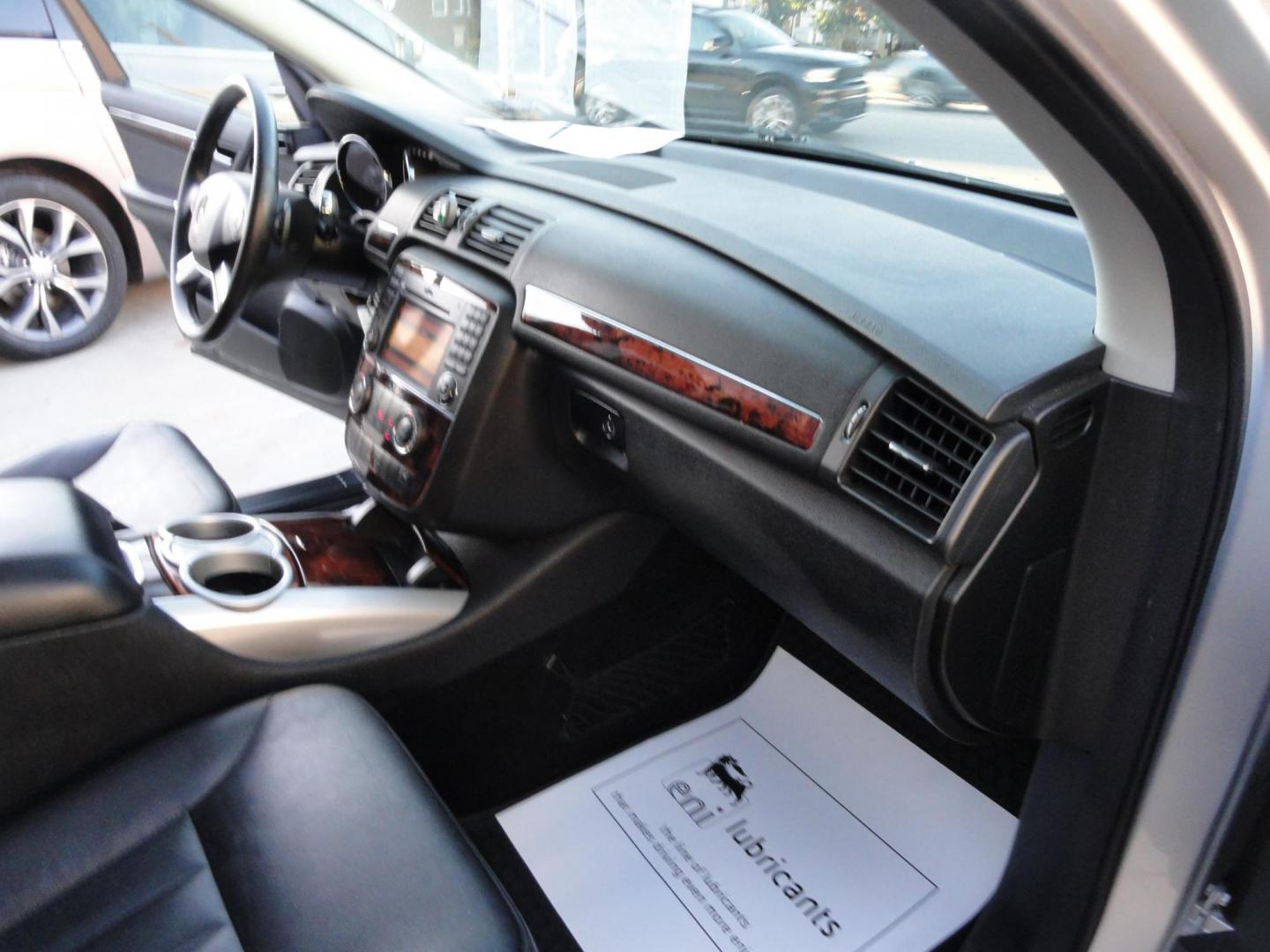 2010 Iridium Silver Metallic /Black Mercedes-Benz R-Class R350 4MATIC w/ 3rd Row (4JGCB6FE1AA) with an 3.5L V6 DOHC 24V engine, 7-Speed Automatic transmission, located at 827 W 26th Street, Erie, PA, 16508, (814) 455-3401, 42.105431, -80.090942 - Thanks for looking at our super clean, low mileage rust free and accident-free recent arrival. This is the R350 4Matic 7 passenger with heated leather seats, panoramic sunroof, back up camera, navigation, both remotes and keys, the factory owners' manuals and factory floor mats. A recent service was - Photo#41