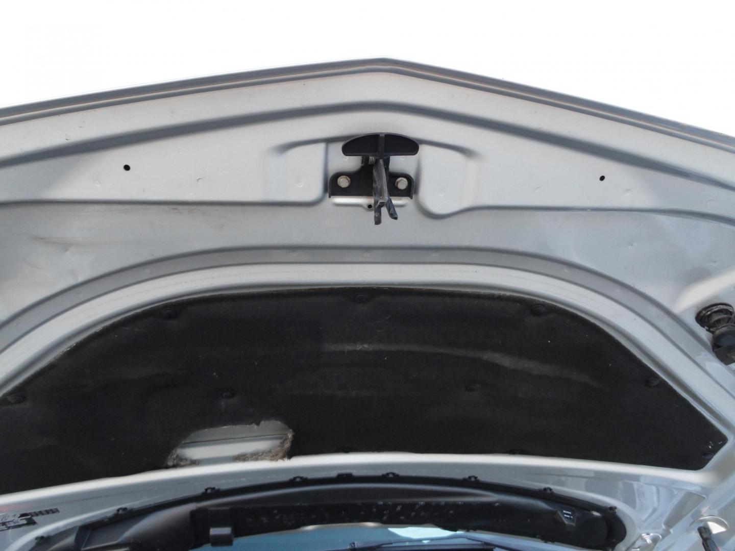 2010 Iridium Silver Metallic /Black Mercedes-Benz R-Class R350 4MATIC w/ 3rd Row (4JGCB6FE1AA) with an 3.5L V6 DOHC 24V engine, 7-Speed Automatic transmission, located at 827 W 26th Street, Erie, PA, 16508, (814) 455-3401, 42.105431, -80.090942 - Thanks for looking at our super clean, low mileage rust free and accident-free recent arrival. This is the R350 4Matic 7 passenger with heated leather seats, panoramic sunroof, back up camera, navigation, both remotes and keys, the factory owners' manuals and factory floor mats. A recent service was - Photo#49