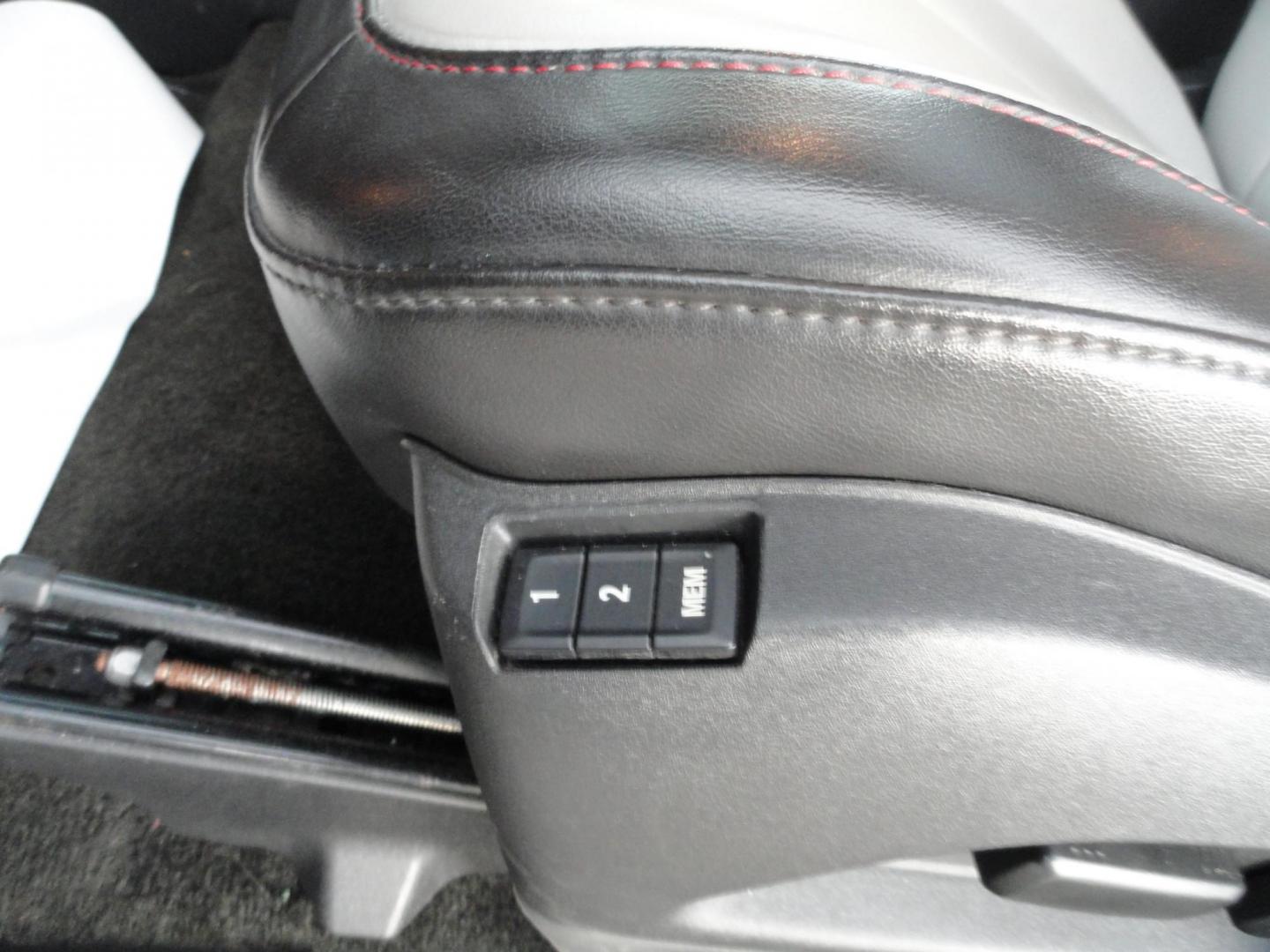 2017 Black Metallic /Greystone Chevrolet Equinox Premier AWD (2GNFLGE30H6) with an 3.6L V6 DOHC 24V engine, 6A transmission, located at 827 W 26th Street, Erie, PA, 16508, (814) 455-3401, 42.105431, -80.090942 - Photo#27