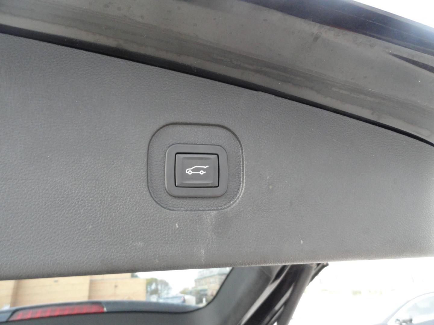 2017 Black Metallic /Greystone Chevrolet Equinox Premier AWD (2GNFLGE30H6) with an 3.6L V6 DOHC 24V engine, 6A transmission, located at 827 W 26th Street, Erie, PA, 16508, (814) 455-3401, 42.105431, -80.090942 - Photo#34