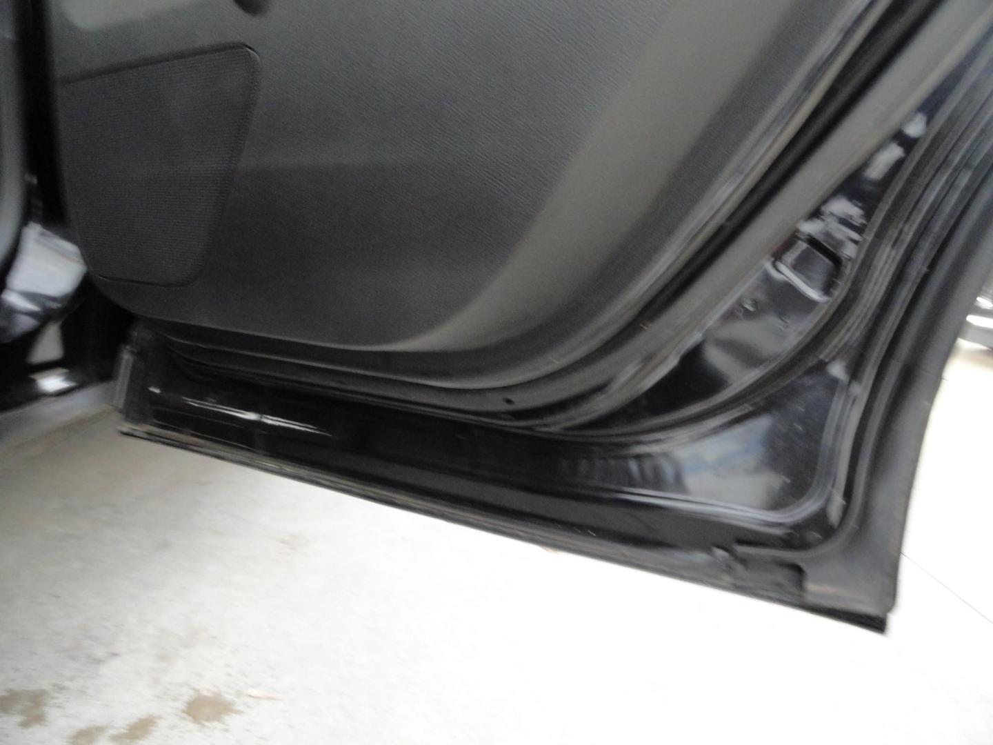 2017 Black Metallic /Greystone Chevrolet Equinox Premier AWD (2GNFLGE30H6) with an 3.6L V6 DOHC 24V engine, 6A transmission, located at 827 W 26th Street, Erie, PA, 16508, (814) 455-3401, 42.105431, -80.090942 - Photo#37