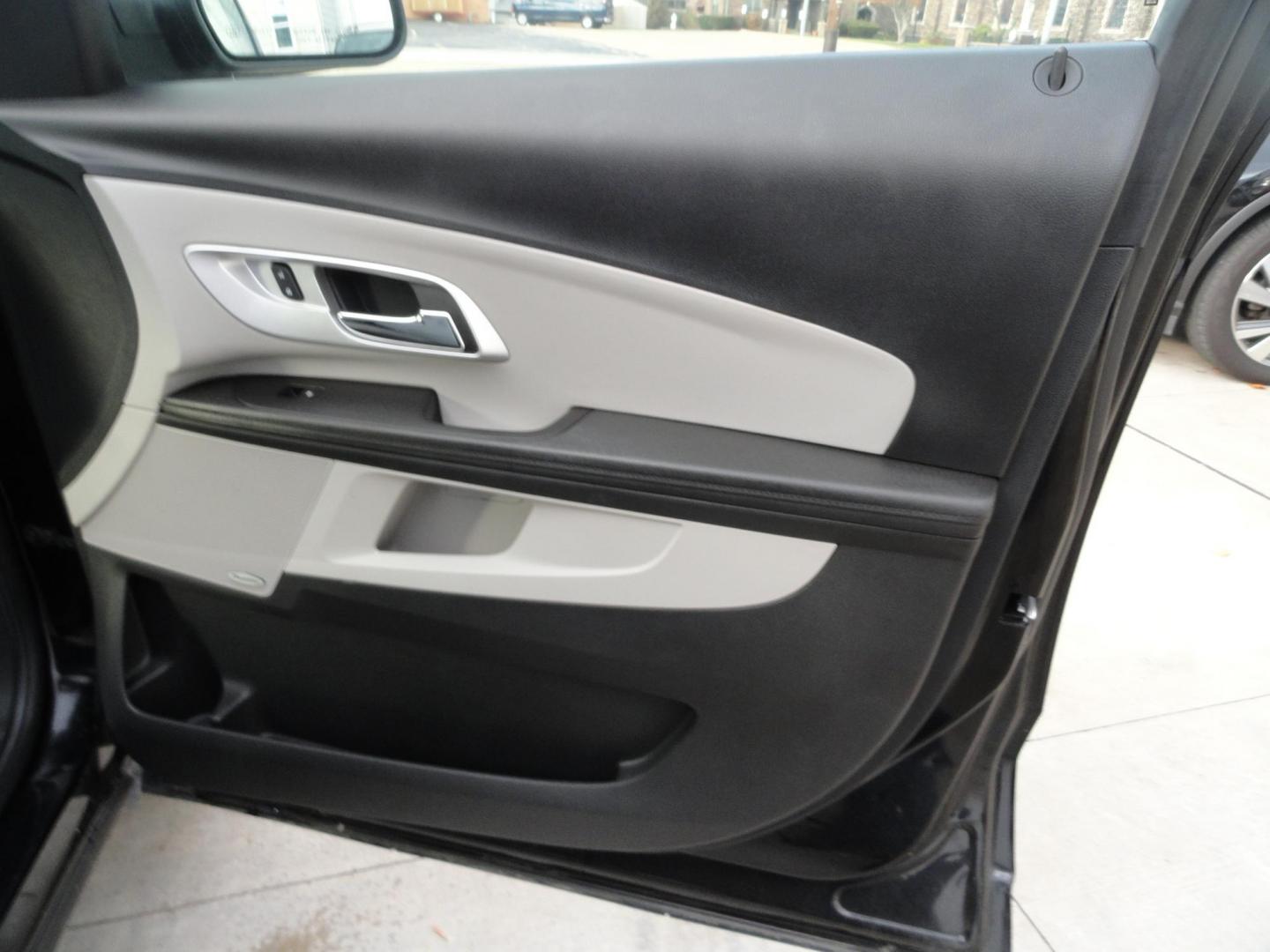 2017 Black Metallic /Greystone Chevrolet Equinox Premier AWD (2GNFLGE30H6) with an 3.6L V6 DOHC 24V engine, 6A transmission, located at 827 W 26th Street, Erie, PA, 16508, (814) 455-3401, 42.105431, -80.090942 - Photo#41