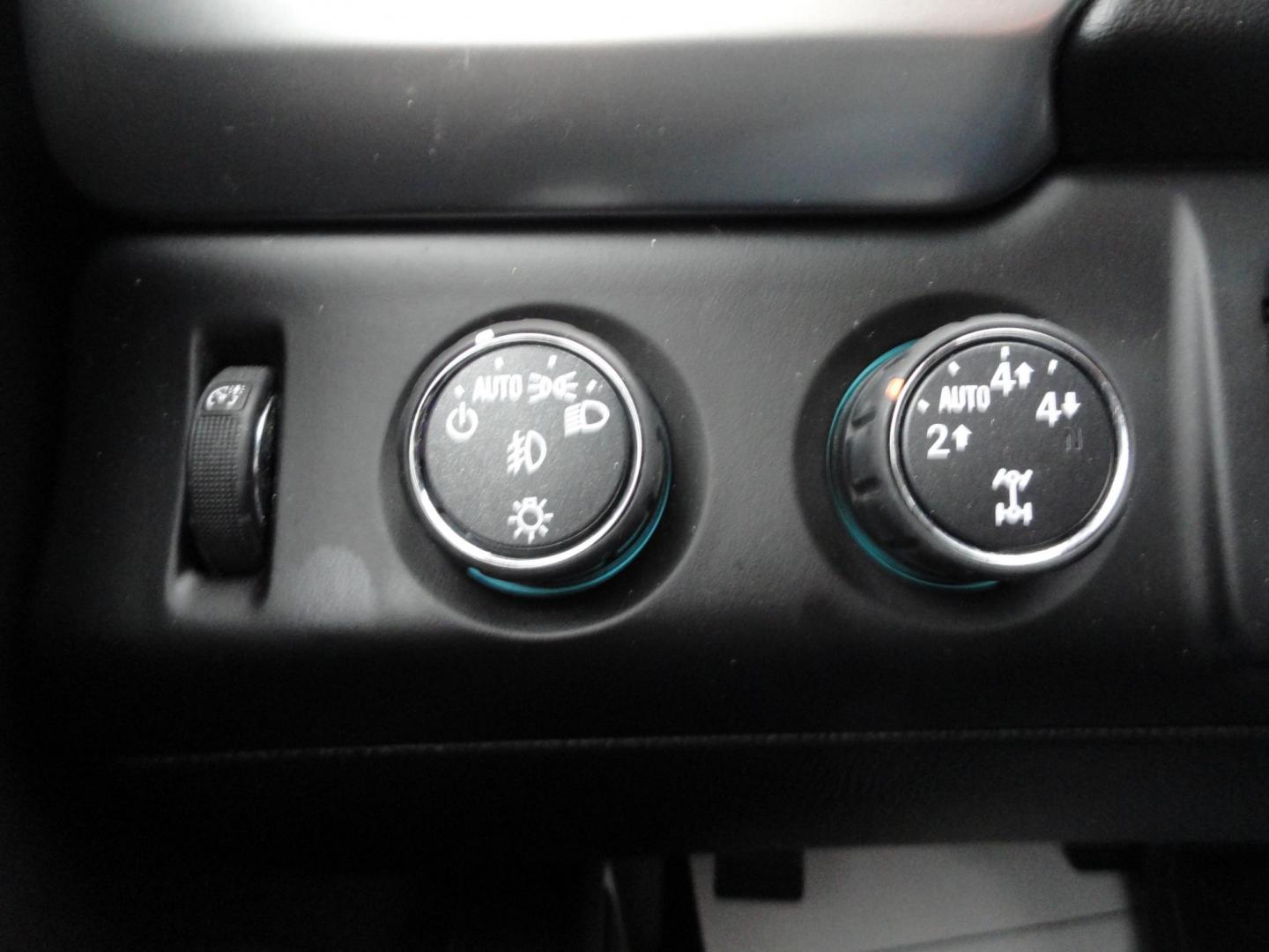 2015 Diamond White Tricoat /Jet Black Chevrolet Tahoe LTZ 4WD (1GNSKCKC5FR) with an 5.3L V8 OHV 16V engine, 6-Speed Automatic transmission, located at 827 W 26th Street, Erie, PA, 16508, (814) 455-3401, 42.105431, -80.090942 - Photo#24