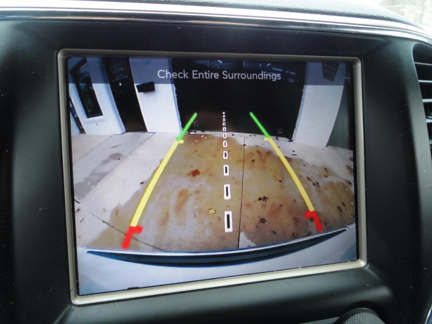 2015 Bright White /Black Jeep Grand Cherokee Limited 4WD (1C4RJFBG8FC) with an 3.6L V6 DOHC 24V engine, 8-Speed Automatic transmission, located at 827 W 26th Street, Erie, PA, 16508, (814) 455-3401, 42.105431, -80.090942 - Photo#10