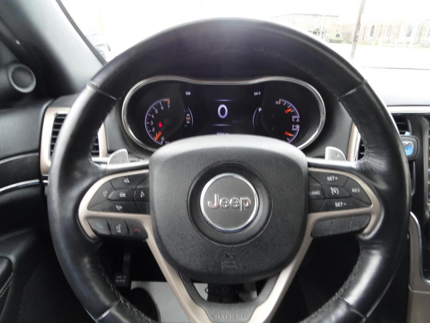 2015 Bright White /Black Jeep Grand Cherokee Limited 4WD (1C4RJFBG8FC) with an 3.6L V6 DOHC 24V engine, 8-Speed Automatic transmission, located at 827 W 26th Street, Erie, PA, 16508, (814) 455-3401, 42.105431, -80.090942 - Photo#14