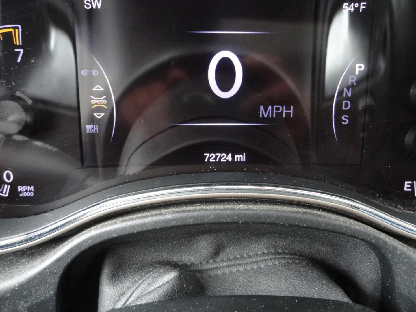 2015 Bright White /Black Jeep Grand Cherokee Limited 4WD (1C4RJFBG8FC) with an 3.6L V6 DOHC 24V engine, 8-Speed Automatic transmission, located at 827 W 26th Street, Erie, PA, 16508, (814) 455-3401, 42.105431, -80.090942 - Photo#15