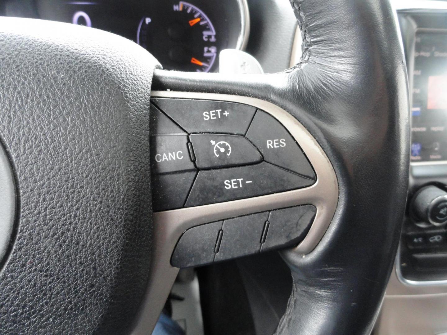2015 Bright White /Black Jeep Grand Cherokee Limited 4WD (1C4RJFBG8FC) with an 3.6L V6 DOHC 24V engine, 8-Speed Automatic transmission, located at 827 W 26th Street, Erie, PA, 16508, (814) 455-3401, 42.105431, -80.090942 - Photo#16