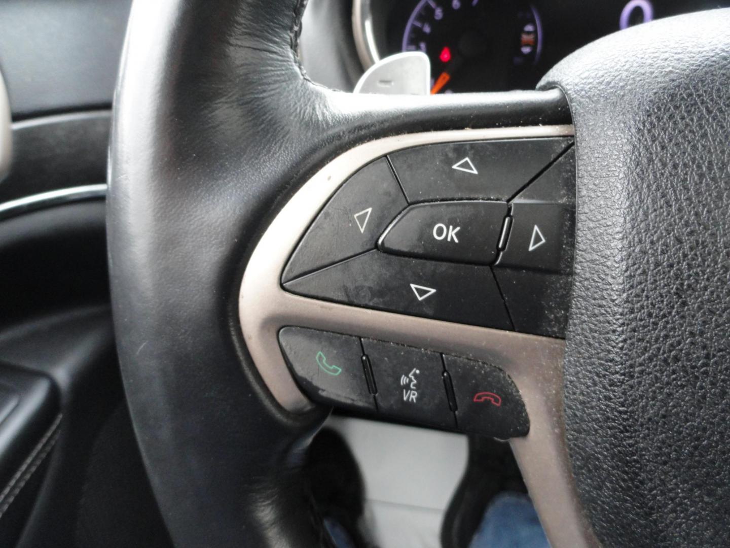2015 Bright White /Black Jeep Grand Cherokee Limited 4WD (1C4RJFBG8FC) with an 3.6L V6 DOHC 24V engine, 8-Speed Automatic transmission, located at 827 W 26th Street, Erie, PA, 16508, (814) 455-3401, 42.105431, -80.090942 - Photo#17