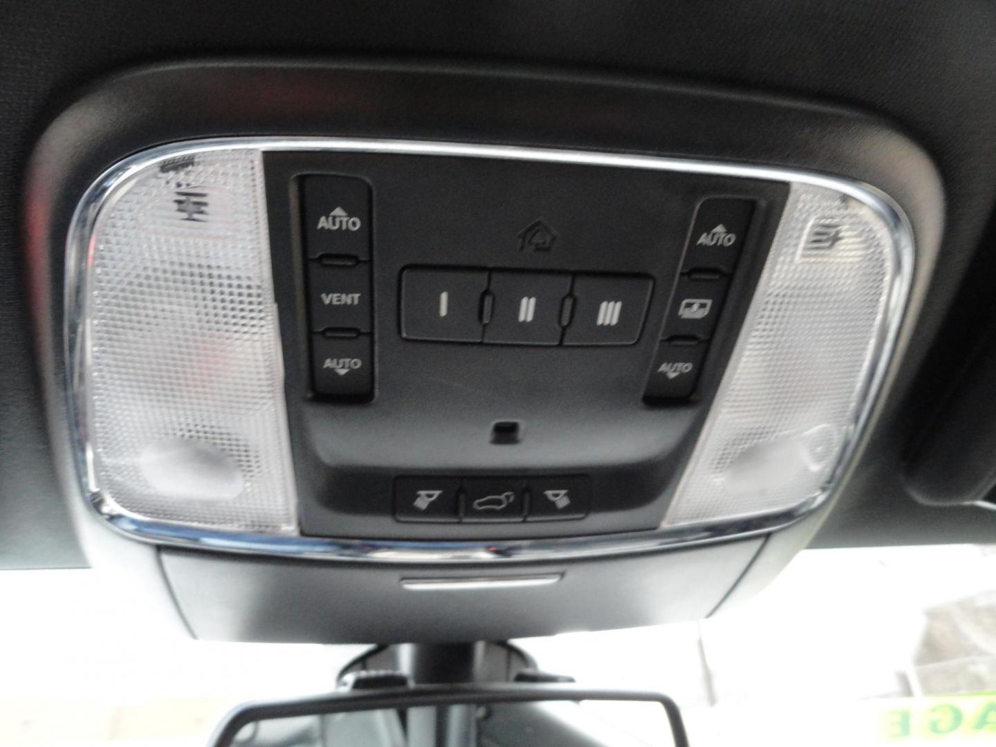 2015 Bright White /Black Jeep Grand Cherokee Limited 4WD (1C4RJFBG8FC) with an 3.6L V6 DOHC 24V engine, 8-Speed Automatic transmission, located at 827 W 26th Street, Erie, PA, 16508, (814) 455-3401, 42.105431, -80.090942 - Photo#19