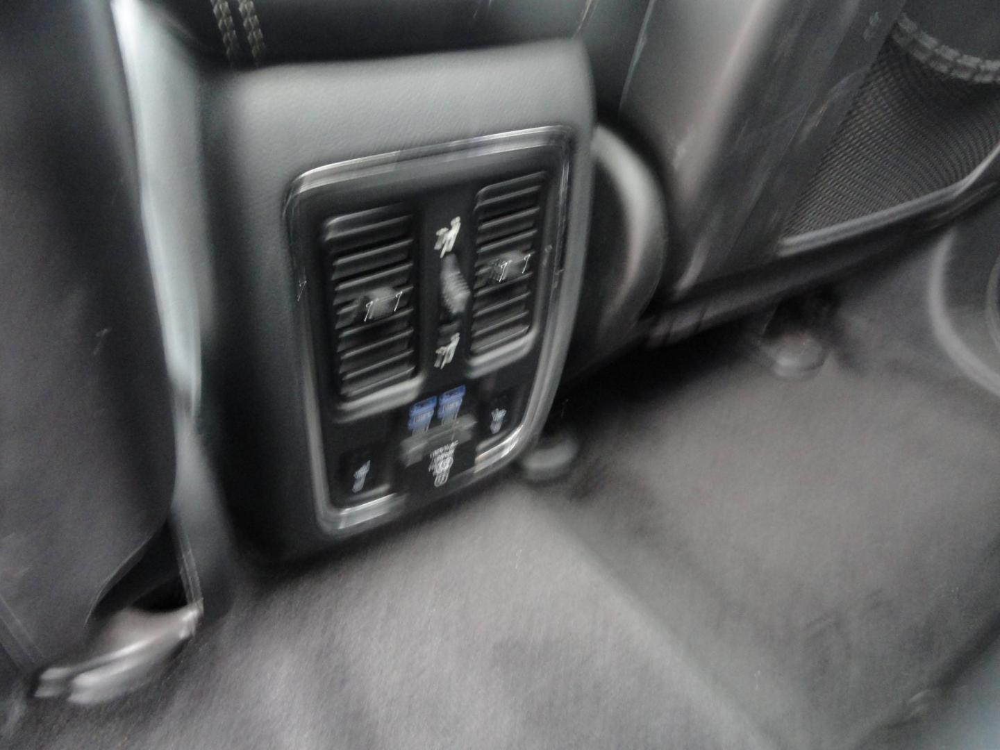 2015 Bright White /Black Jeep Grand Cherokee Limited 4WD (1C4RJFBG8FC) with an 3.6L V6 DOHC 24V engine, 8-Speed Automatic transmission, located at 827 W 26th Street, Erie, PA, 16508, (814) 455-3401, 42.105431, -80.090942 - Photo#27