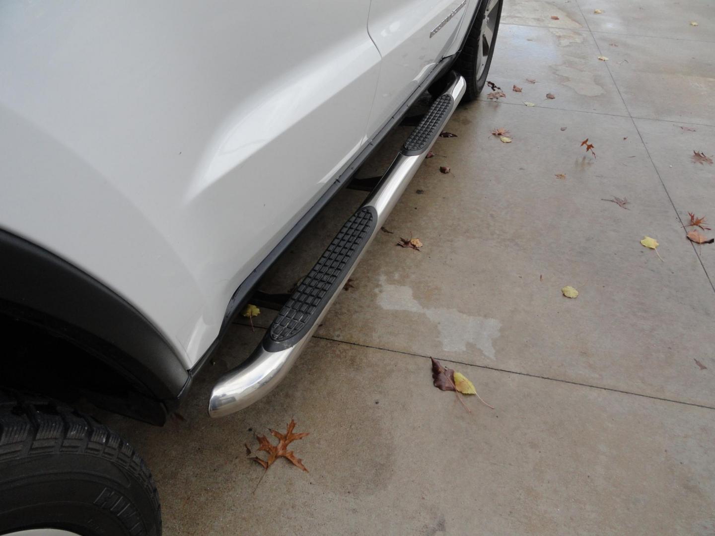 2015 Bright White /Black Jeep Grand Cherokee Limited 4WD (1C4RJFBG8FC) with an 3.6L V6 DOHC 24V engine, 8-Speed Automatic transmission, located at 827 W 26th Street, Erie, PA, 16508, (814) 455-3401, 42.105431, -80.090942 - Photo#31