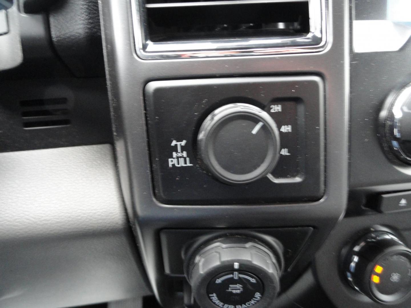 2017 Bronze Fire Metallic /Greystone Ford F-150 XLT Super Cab 6.5-ft. Bed 4WD (1FTFX1EFXHF) with an 5.0L V8 engine, 6 Automatic transmission, located at 827 W 26th Street, Erie, PA, 16508, (814) 455-3401, 42.105431, -80.090942 - Photo#15