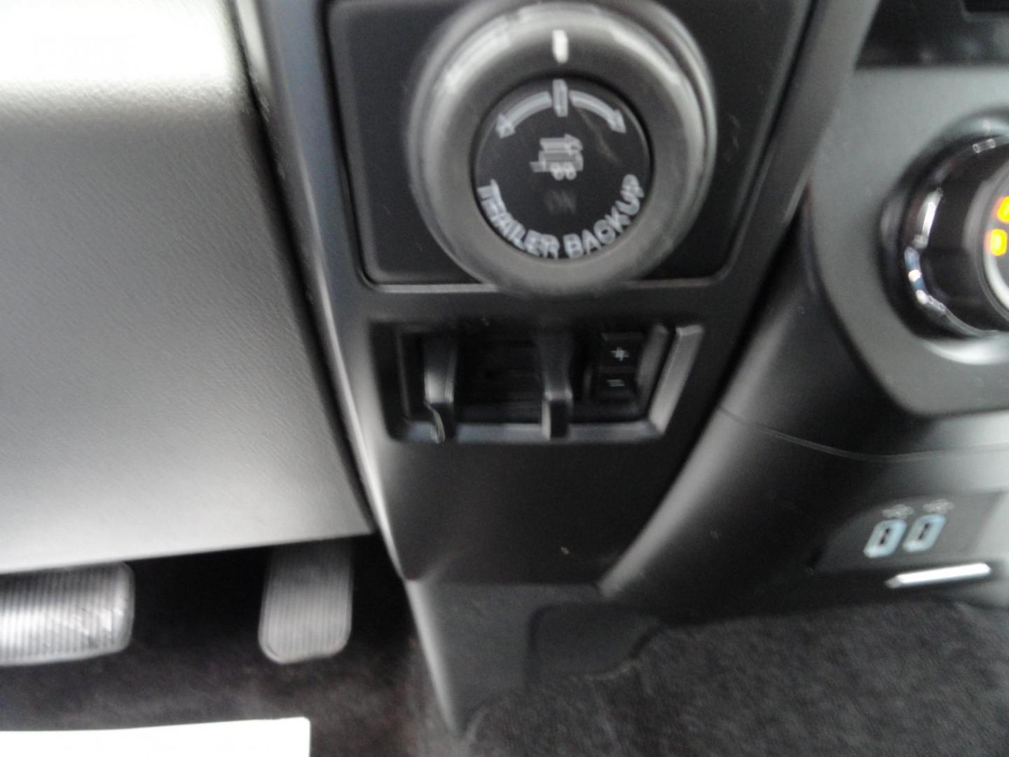 2017 Bronze Fire Metallic /Greystone Ford F-150 XLT Super Cab 6.5-ft. Bed 4WD (1FTFX1EFXHF) with an 5.0L V8 engine, 6 Automatic transmission, located at 827 W 26th Street, Erie, PA, 16508, (814) 455-3401, 42.105431, -80.090942 - Photo#16