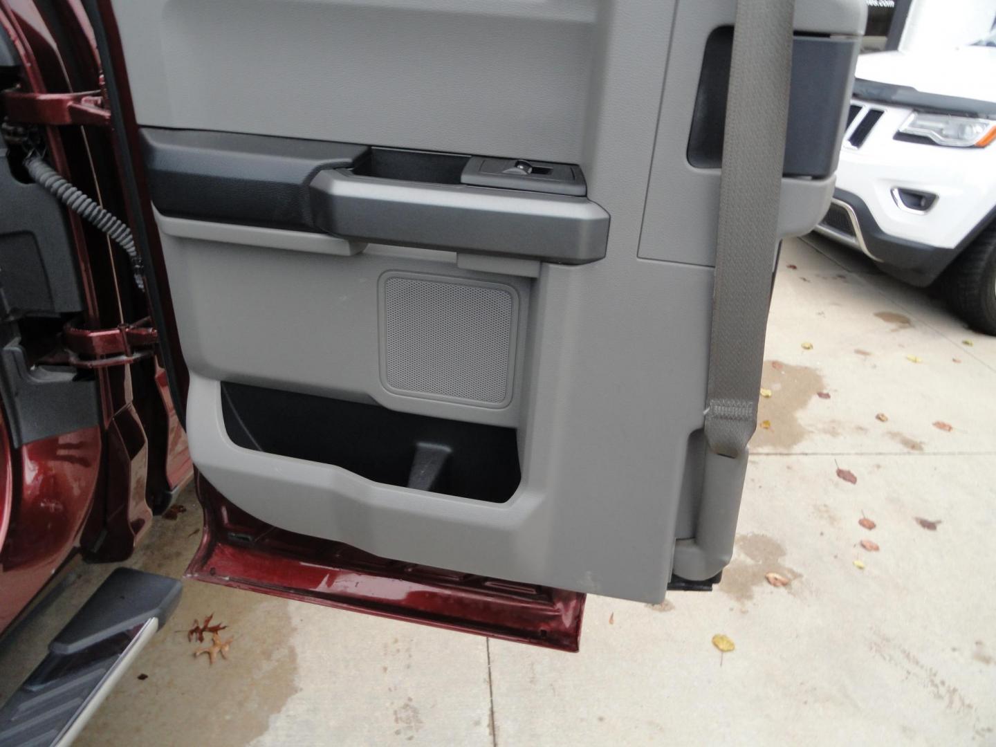 2017 Bronze Fire Metallic /Greystone Ford F-150 XLT Super Cab 6.5-ft. Bed 4WD (1FTFX1EFXHF) with an 5.0L V8 engine, 6 Automatic transmission, located at 827 W 26th Street, Erie, PA, 16508, (814) 455-3401, 42.105431, -80.090942 - Photo#30