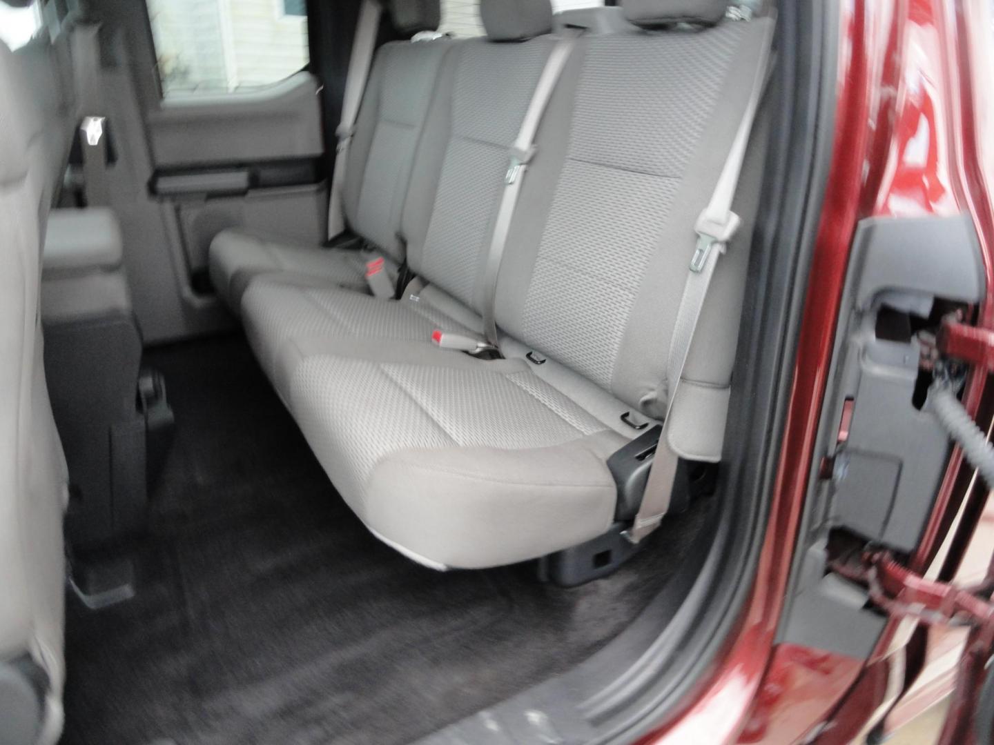 2017 Bronze Fire Metallic /Greystone Ford F-150 XLT Super Cab 6.5-ft. Bed 4WD (1FTFX1EFXHF) with an 5.0L V8 engine, 6 Automatic transmission, located at 827 W 26th Street, Erie, PA, 16508, (814) 455-3401, 42.105431, -80.090942 - Photo#29