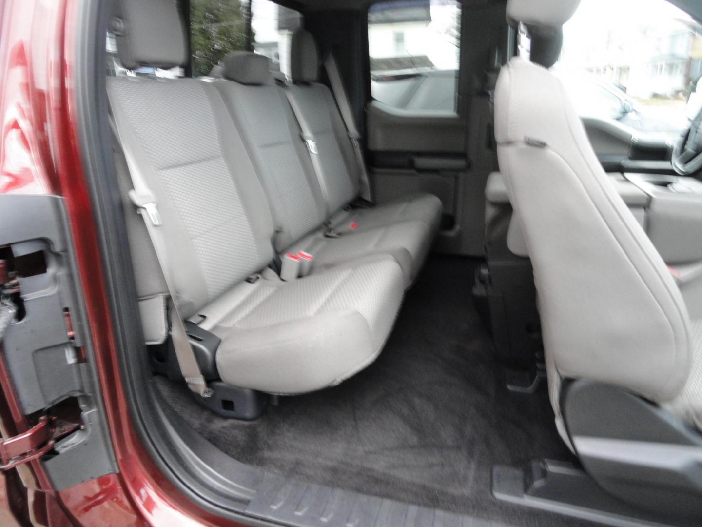 2017 Bronze Fire Metallic /Greystone Ford F-150 XLT Super Cab 6.5-ft. Bed 4WD (1FTFX1EFXHF) with an 5.0L V8 engine, 6 Automatic transmission, located at 827 W 26th Street, Erie, PA, 16508, (814) 455-3401, 42.105431, -80.090942 - Photo#37