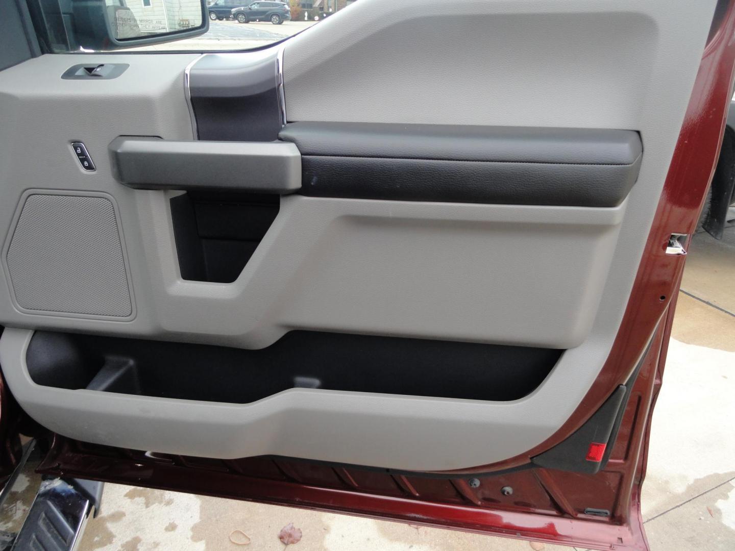 2017 Bronze Fire Metallic /Greystone Ford F-150 XLT Super Cab 6.5-ft. Bed 4WD (1FTFX1EFXHF) with an 5.0L V8 engine, 6 Automatic transmission, located at 827 W 26th Street, Erie, PA, 16508, (814) 455-3401, 42.105431, -80.090942 - Photo#43