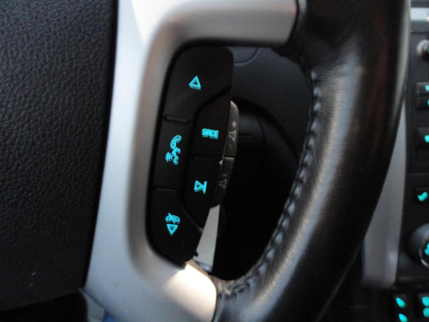 2011 Red Jewel Tintcoat /Graphite Chevrolet Traverse LT AWD (1GNKVGED3BJ) with an 3.6L V6 DOHC 24V engine, 6-Speed Automatic transmission, located at 827 W 26th Street, Erie, PA, 16508, (814) 455-3401, 42.105431, -80.090942 - Photo#13