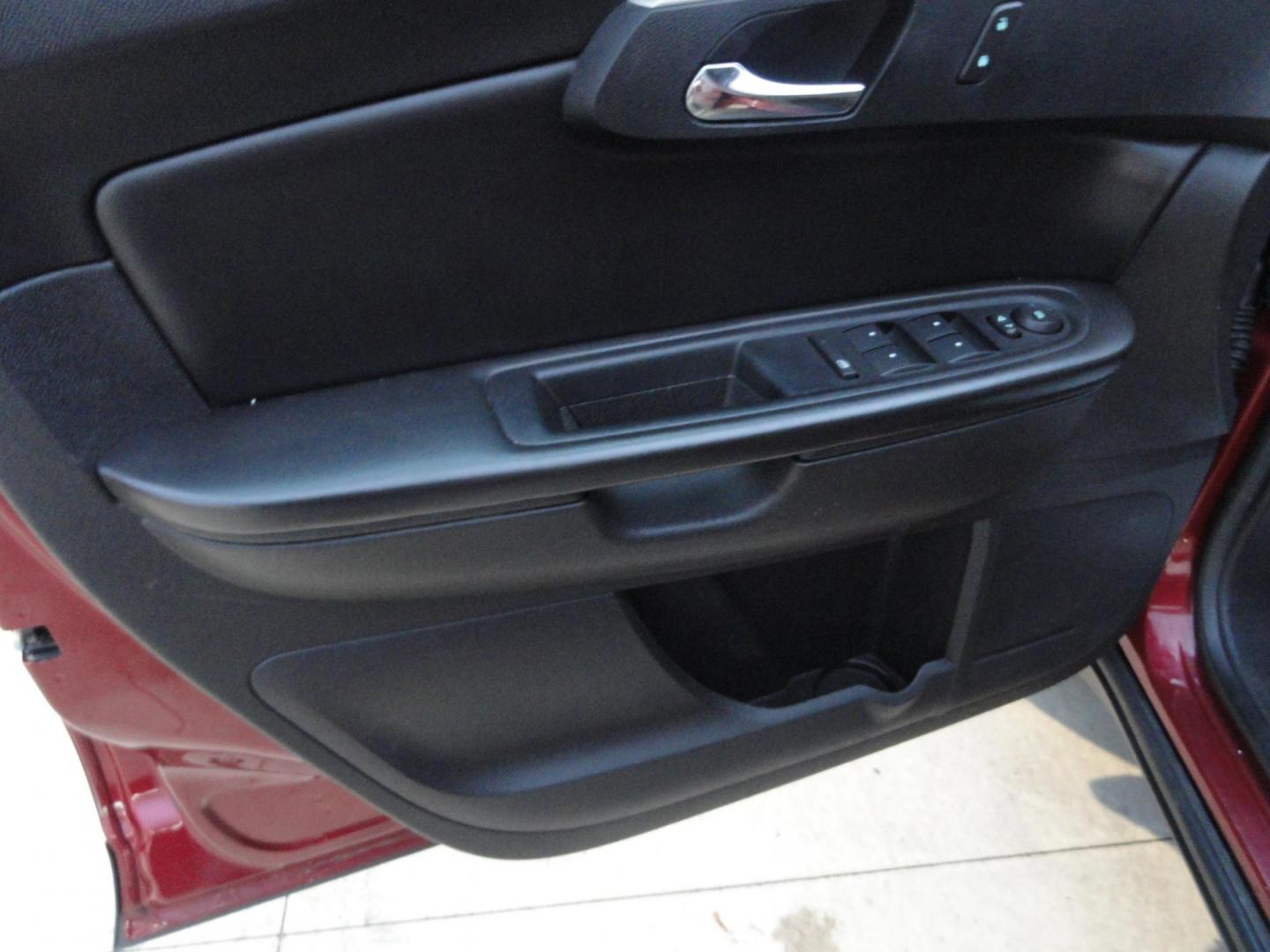 2011 Red Jewel Tintcoat /Graphite Chevrolet Traverse LT AWD (1GNKVGED3BJ) with an 3.6L V6 DOHC 24V engine, 6-Speed Automatic transmission, located at 827 W 26th Street, Erie, PA, 16508, (814) 455-3401, 42.105431, -80.090942 - Photo#20