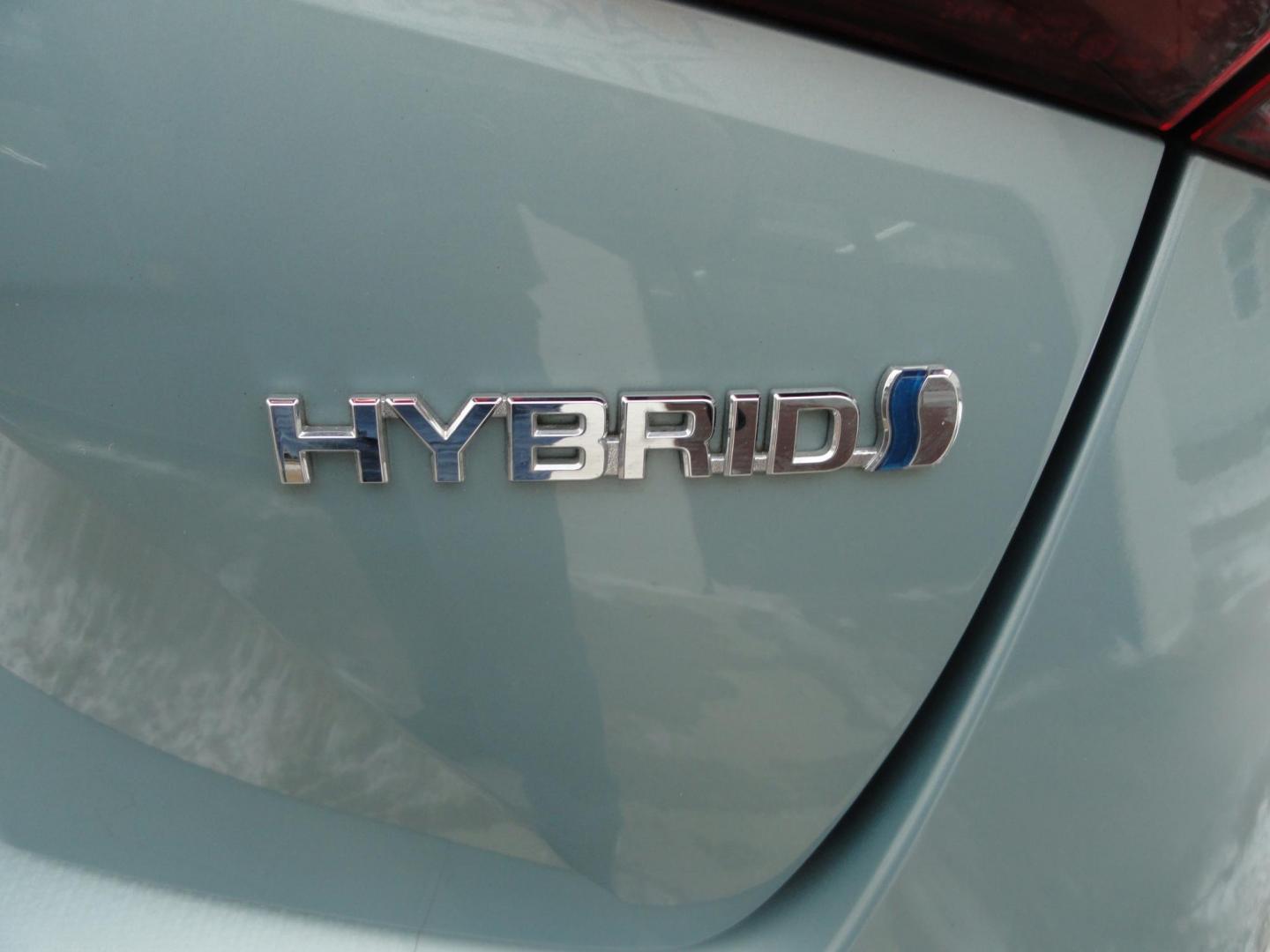 2021 Sea Glass Pearl /Tan Toyota Prius LE AWD-e (JTDL9MFU1M3) with an 1.8L L4 DOHC 16V HYBRID engine, CVT transmission, located at 827 W 26th Street, Erie, PA, 16508, (814) 455-3401, 42.105431, -80.090942 - Thanks for looking at our super low mileage one owner recent arrival. This is the LE all-wheel drive E model with all the options including remote start. This vehicle belonged to an elderly customer who had to stop driving due to age which explains the low mileage. This vehicle has both remotes, the - Photo#9