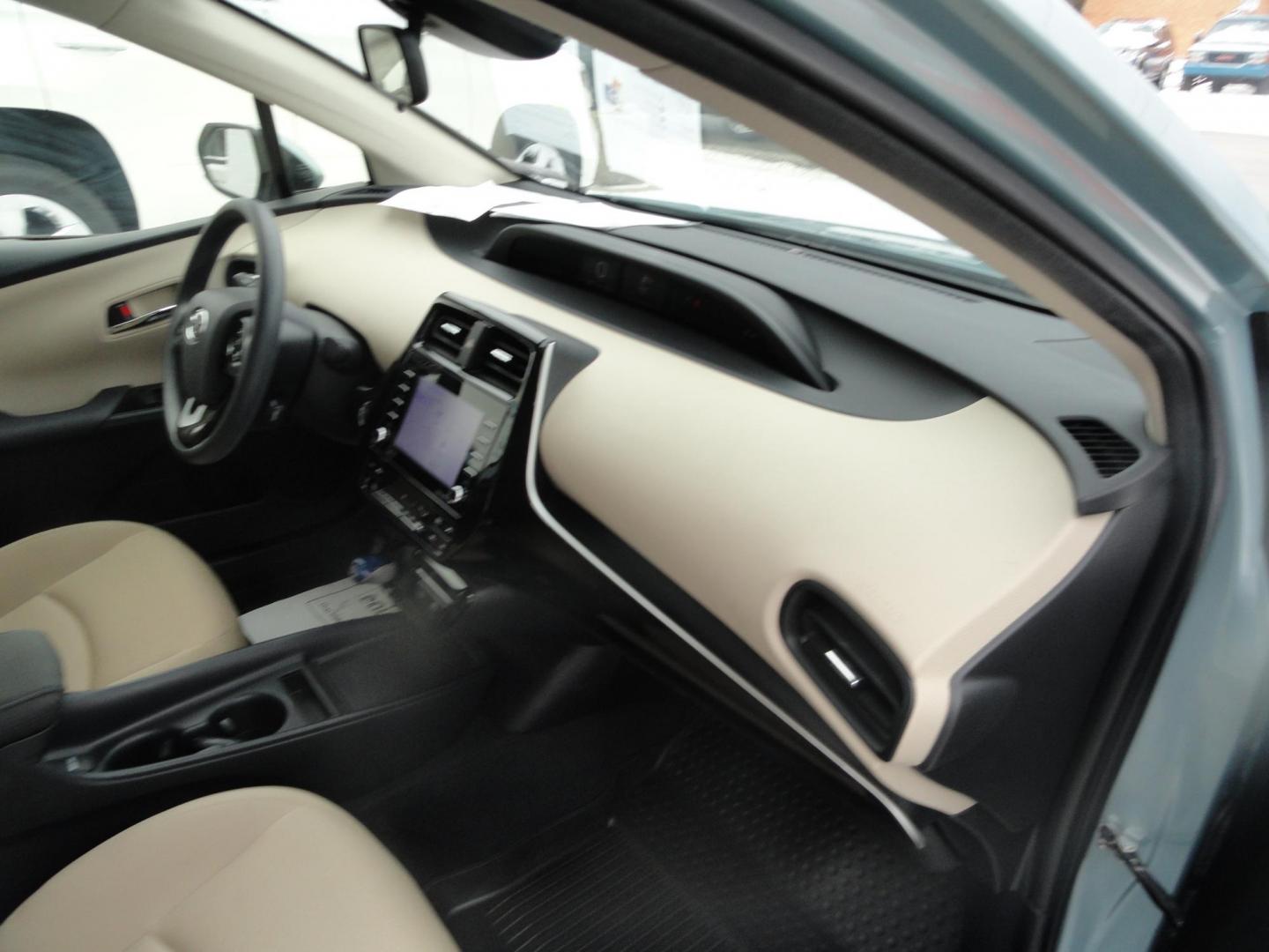 2021 Sea Glass Pearl /Tan Toyota Prius LE AWD-e (JTDL9MFU1M3) with an 1.8L L4 DOHC 16V HYBRID engine, CVT transmission, located at 827 W 26th Street, Erie, PA, 16508, (814) 455-3401, 42.105431, -80.090942 - Thanks for looking at our super low mileage one owner recent arrival. This is the LE all-wheel drive E model with all the options including remote start. This vehicle belonged to an elderly customer who had to stop driving due to age which explains the low mileage. This vehicle has both remotes, the - Photo#29