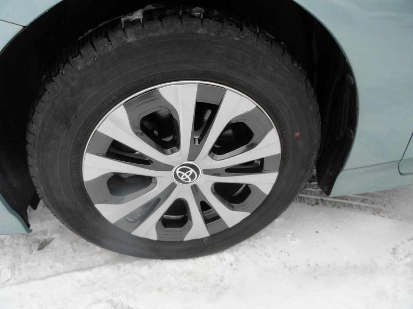 2021 Sea Glass Pearl /Tan Toyota Prius LE AWD-e (JTDL9MFU1M3) with an 1.8L L4 DOHC 16V HYBRID engine, CVT transmission, located at 827 W 26th Street, Erie, PA, 16508, (814) 455-3401, 42.105431, -80.090942 - Thanks for looking at our super low mileage one owner recent arrival. This is the LE all-wheel drive E model with all the options including remote start. This vehicle belonged to an elderly customer who had to stop driving due to age which explains the low mileage. This vehicle has both remotes, the - Photo#36