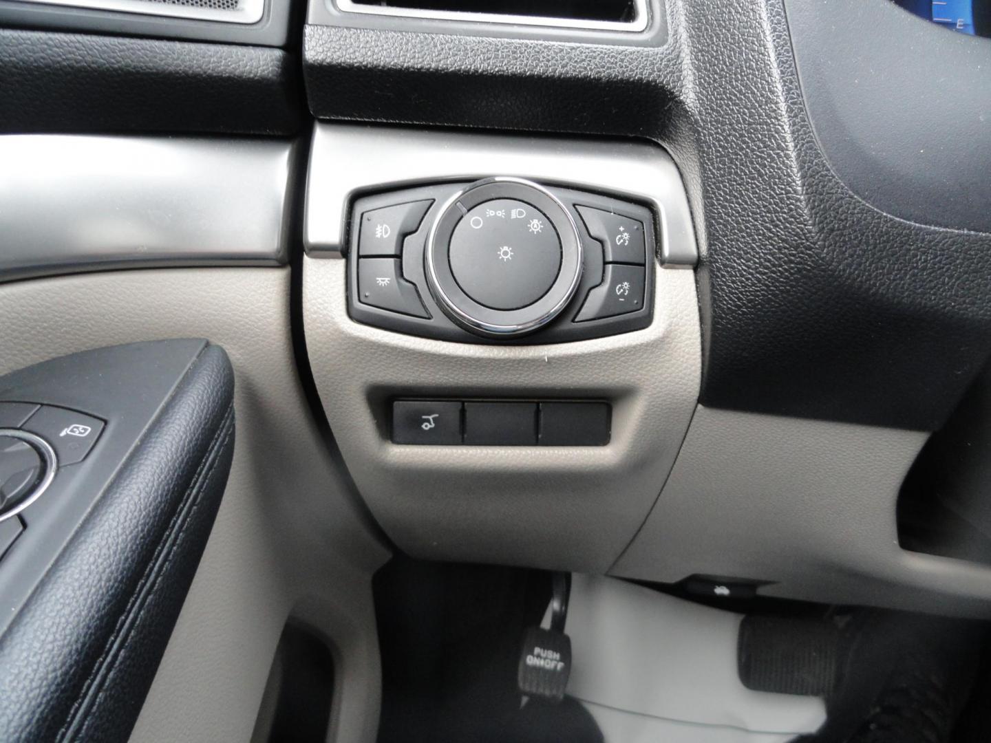 2018 White Platinum Metallic /Tan Ford Explorer XLT 4WD (1FM5K8D8XJG) with an 3.5L V6 DOHC 24V engine, 6A transmission, located at 827 W 26th Street, Erie, PA, 16508, (814) 455-3401, 42.105431, -80.090942 - Thanks for looking at our super clean accident and rust-free trade in. This vehicle came back in on trade from one of the owners' relatives who lives in Nashville Tennessee. Our owner originally purchased this vehicle in Florida back in 2022 which explains the RUST-FREE condition of the body and the - Photo#19