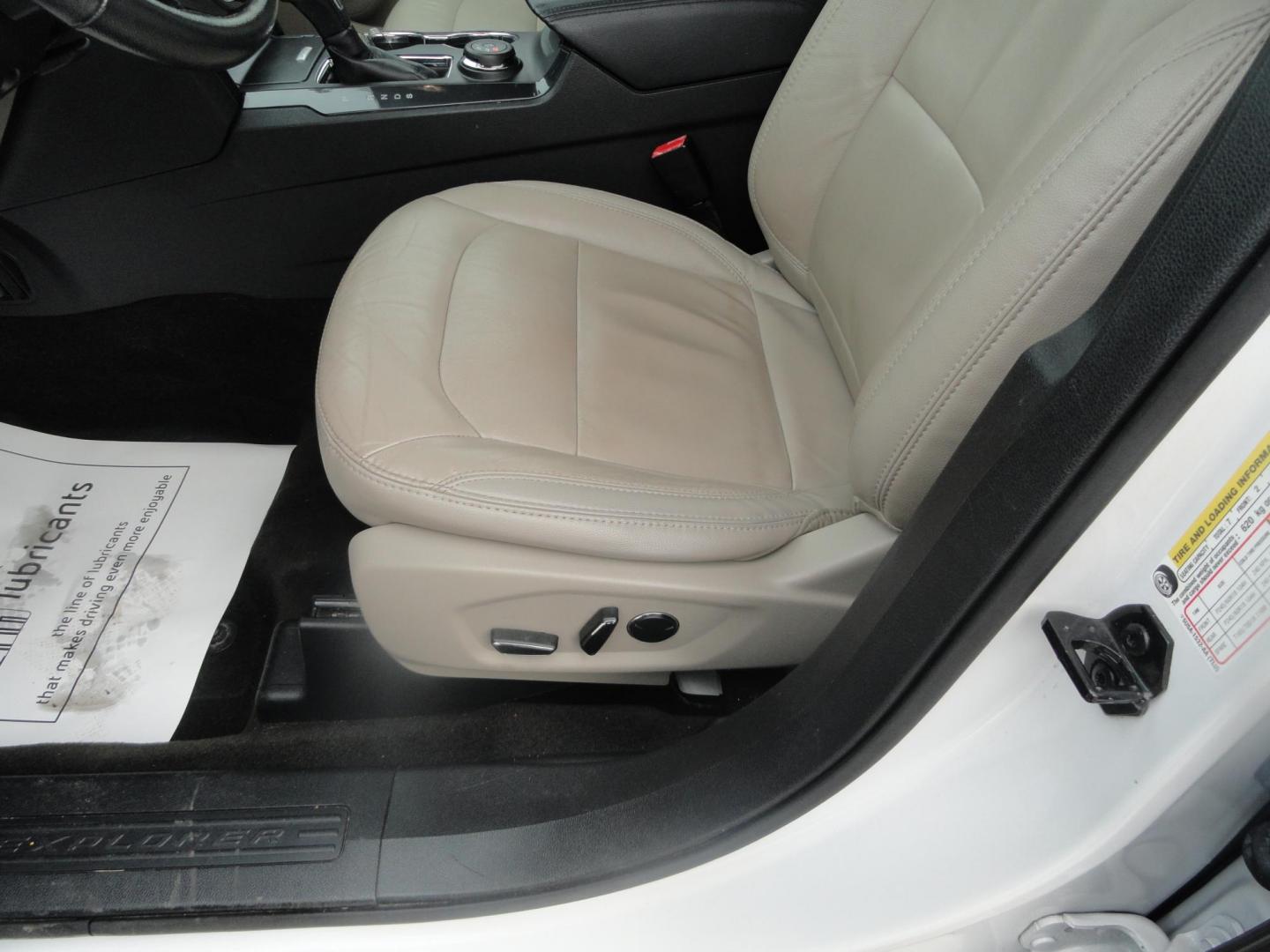 2018 White Platinum Metallic /Tan Ford Explorer XLT 4WD (1FM5K8D8XJG) with an 3.5L V6 DOHC 24V engine, 6A transmission, located at 827 W 26th Street, Erie, PA, 16508, (814) 455-3401, 42.105431, -80.090942 - Thanks for looking at our super clean accident and rust-free trade in. This vehicle came back in on trade from one of the owners' relatives who lives in Nashville Tennessee. Our owner originally purchased this vehicle in Florida back in 2022 which explains the RUST-FREE condition of the body and the - Photo#23