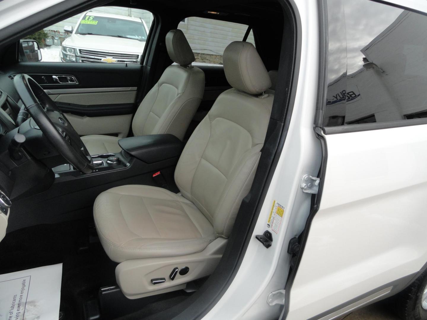 2018 White Platinum Metallic /Tan Ford Explorer XLT 4WD (1FM5K8D8XJG) with an 3.5L V6 DOHC 24V engine, 6A transmission, located at 827 W 26th Street, Erie, PA, 16508, (814) 455-3401, 42.105431, -80.090942 - Thanks for looking at our super clean accident and rust-free trade in. This vehicle came back in on trade from one of the owners' relatives who lives in Nashville Tennessee. Our owner originally purchased this vehicle in Florida back in 2022 which explains the RUST-FREE condition of the body and the - Photo#22