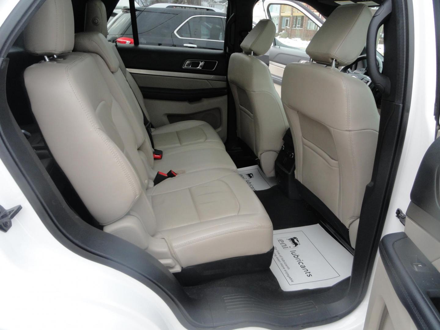 2018 White Platinum Metallic /Tan Ford Explorer XLT 4WD (1FM5K8D8XJG) with an 3.5L V6 DOHC 24V engine, 6A transmission, located at 827 W 26th Street, Erie, PA, 16508, (814) 455-3401, 42.105431, -80.090942 - Thanks for looking at our super clean accident and rust-free trade in. This vehicle came back in on trade from one of the owners' relatives who lives in Nashville Tennessee. Our owner originally purchased this vehicle in Florida back in 2022 which explains the RUST-FREE condition of the body and the - Photo#34