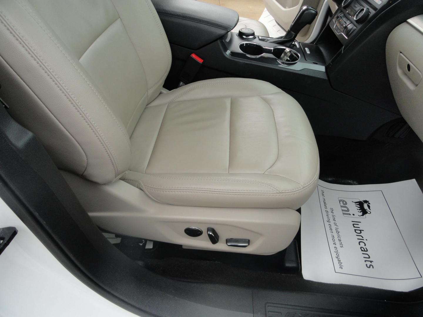 2018 White Platinum Metallic /Tan Ford Explorer XLT 4WD (1FM5K8D8XJG) with an 3.5L V6 DOHC 24V engine, 6A transmission, located at 827 W 26th Street, Erie, PA, 16508, (814) 455-3401, 42.105431, -80.090942 - Thanks for looking at our super clean accident and rust-free trade in. This vehicle came back in on trade from one of the owners' relatives who lives in Nashville Tennessee. Our owner originally purchased this vehicle in Florida back in 2022 which explains the RUST-FREE condition of the body and the - Photo#40