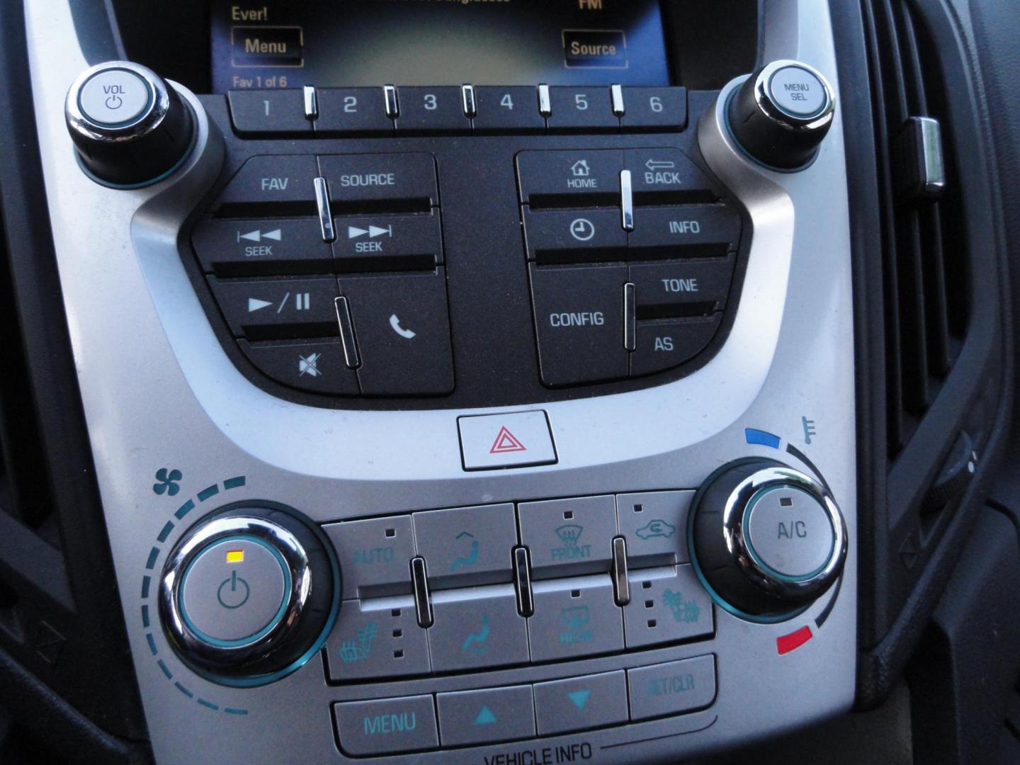 2016 Tungsten Metallic /Greystone Chevrolet Equinox LT AWD (2GNFLFEK2G6) with an 2.4L L4 DOHC 16V FFV engine, 6A transmission, located at 827 W 26th Street, Erie, PA, 16508, (814) 455-3401, 42.105431, -80.090942 - Photo#12