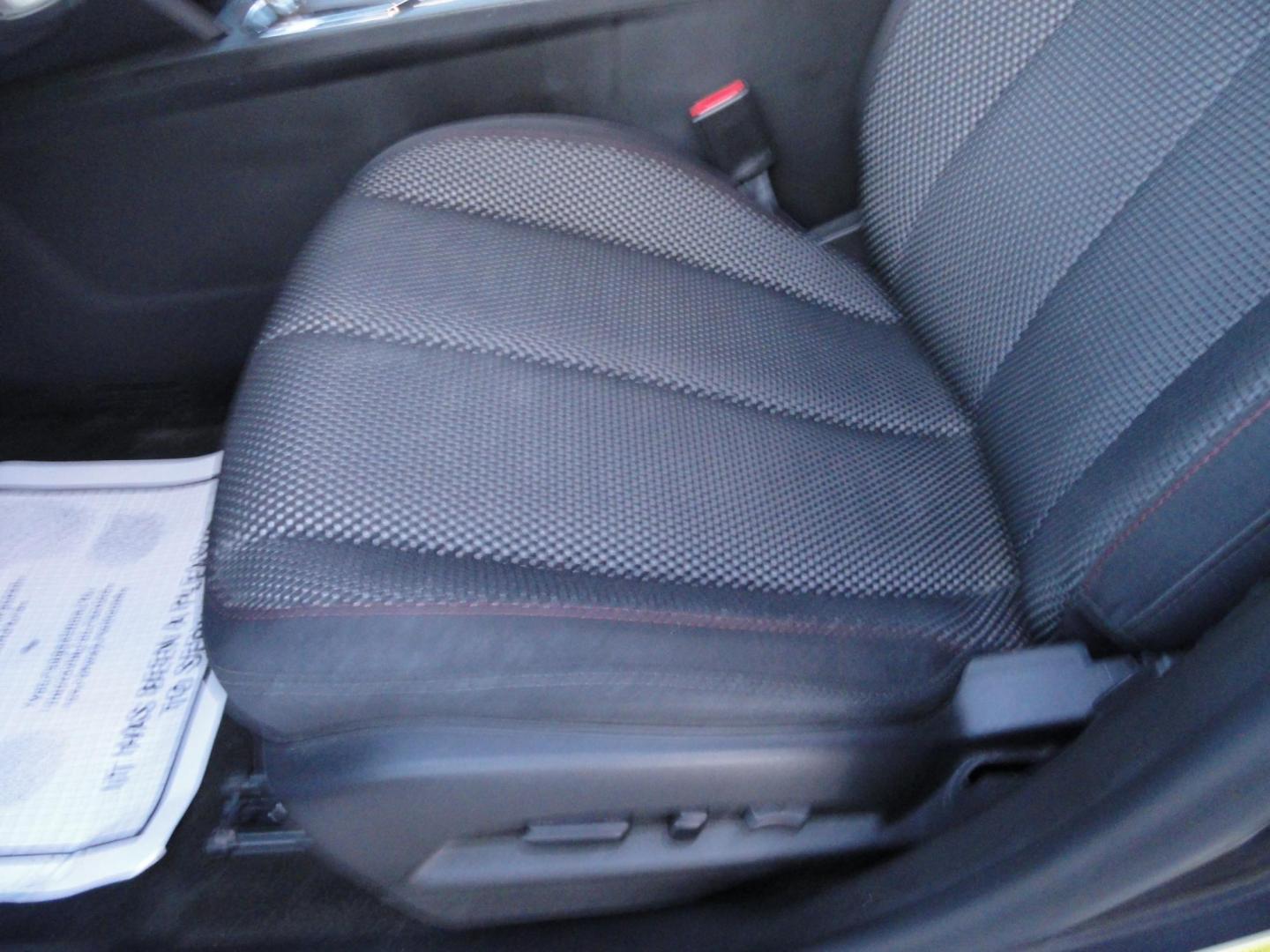 2016 Tungsten Metallic /Greystone Chevrolet Equinox LT AWD (2GNFLFEK2G6) with an 2.4L L4 DOHC 16V FFV engine, 6A transmission, located at 827 W 26th Street, Erie, PA, 16508, (814) 455-3401, 42.105431, -80.090942 - Photo#21