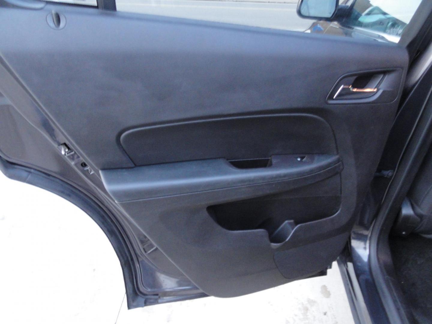 2016 Tungsten Metallic /Greystone Chevrolet Equinox LT AWD (2GNFLFEK2G6) with an 2.4L L4 DOHC 16V FFV engine, 6A transmission, located at 827 W 26th Street, Erie, PA, 16508, (814) 455-3401, 42.105431, -80.090942 - Photo#26