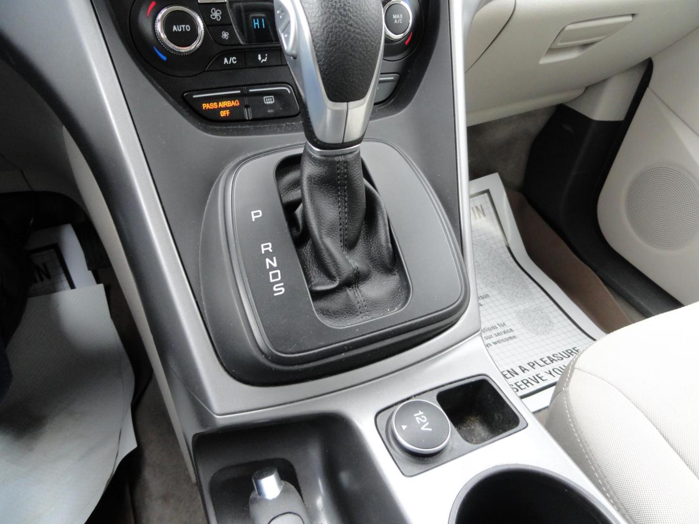 2015 Sunset Matallic /Tan Ford Escape SE FWD (1FMCU0GX6FU) with an 1.6L L4 DOHC 16V engine, 6-Speed Automatic transmission, located at 827 W 26th Street, Erie, PA, 16508, (814) 455-3401, 42.105431, -80.090942 - Photo#13