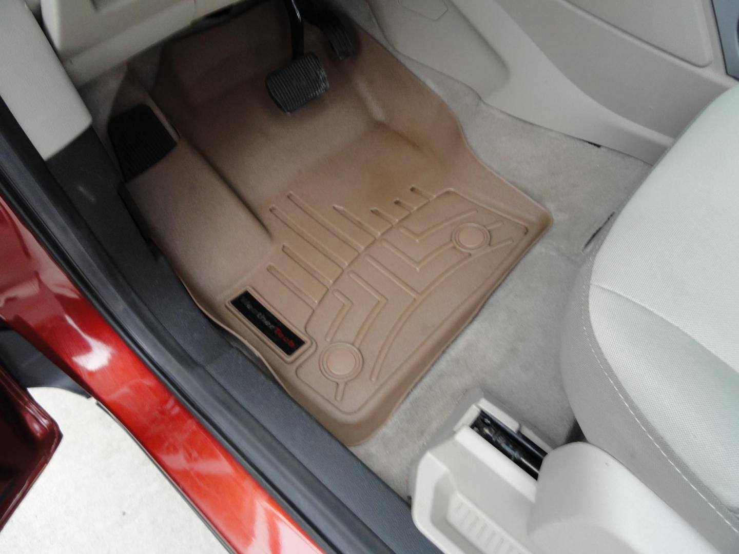 2015 Sunset Matallic /Tan Ford Escape SE FWD (1FMCU0GX6FU) with an 1.6L L4 DOHC 16V engine, 6-Speed Automatic transmission, located at 827 W 26th Street, Erie, PA, 16508, (814) 455-3401, 42.105431, -80.090942 - Photo#19