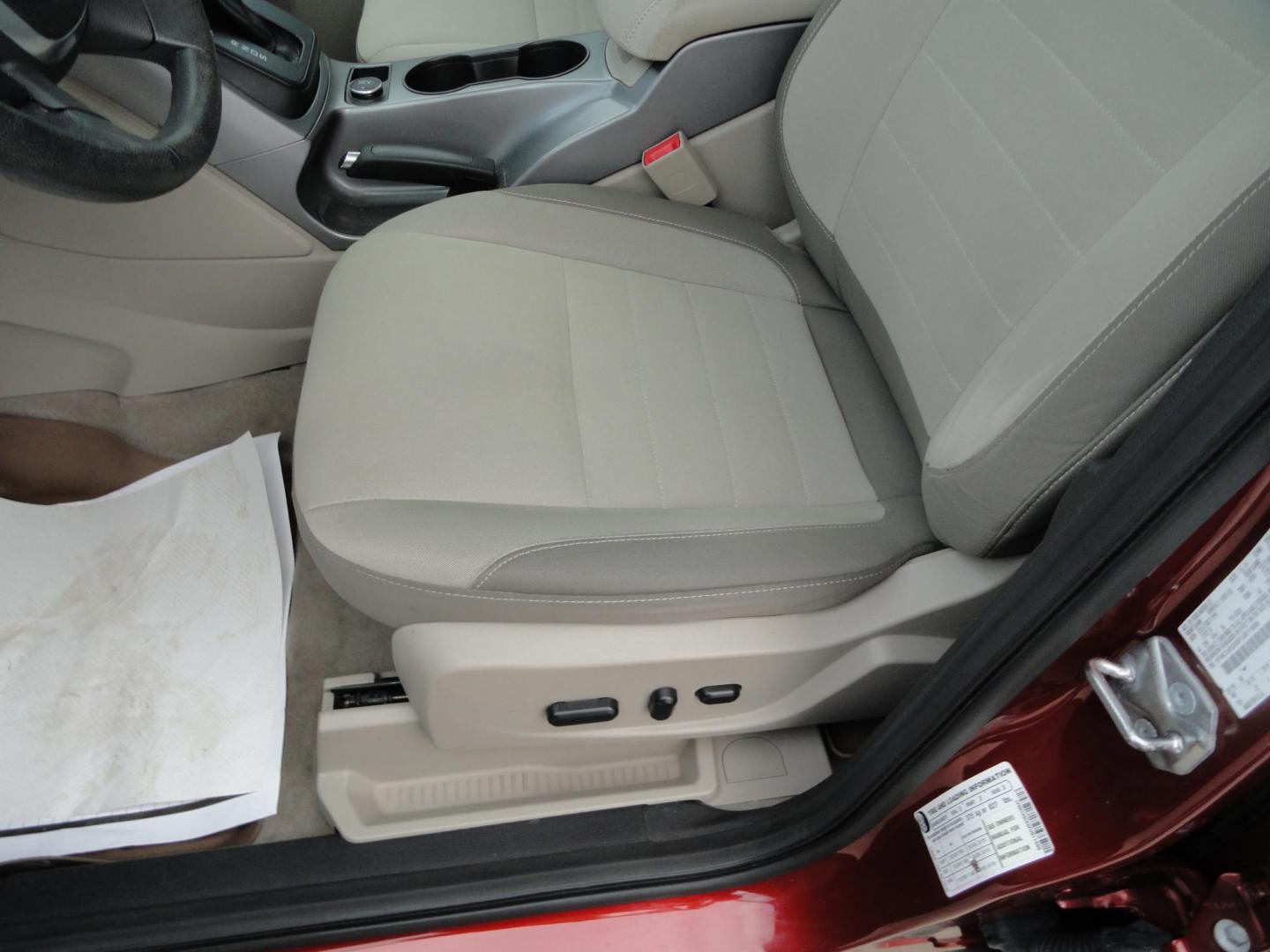 2015 Sunset Matallic /Tan Ford Escape SE FWD (1FMCU0GX6FU) with an 1.6L L4 DOHC 16V engine, 6-Speed Automatic transmission, located at 827 W 26th Street, Erie, PA, 16508, (814) 455-3401, 42.105431, -80.090942 - Photo#20