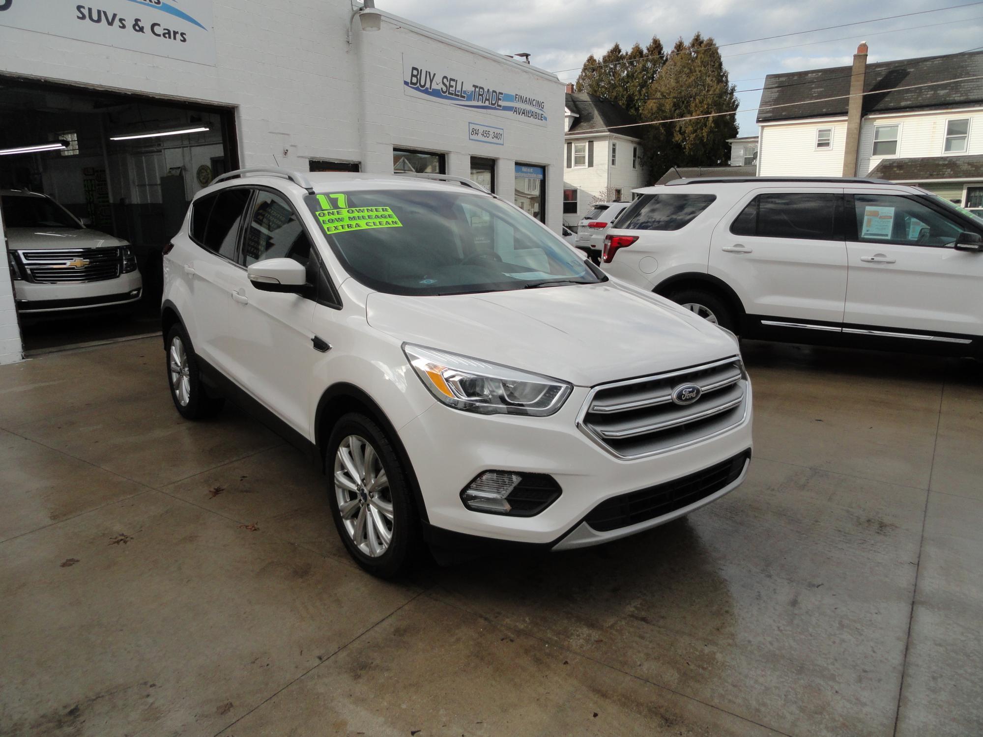photo of 2017 Ford Escape Titanium 4WD