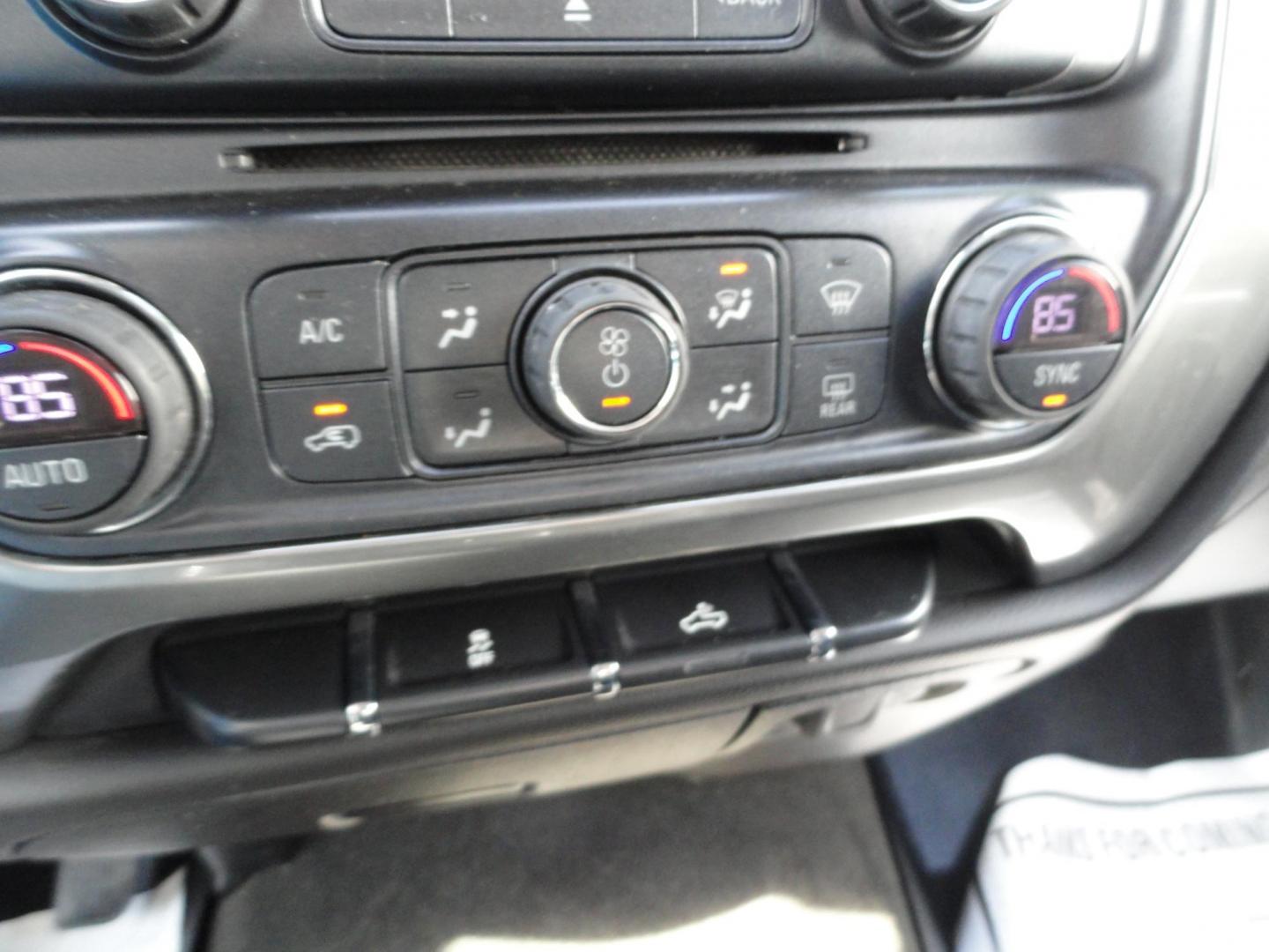 2018 Deep Ocean Blue /Jet Black Chevrolet Silverado 1500 LT Double Cab 4WD (1GCVKREC9JZ) with an 5.3L V8 OHV 16V engine, 6A transmission, located at 827 W 26th Street, Erie, PA, 16508, (814) 455-3401, 42.105431, -80.090942 - Thanks for looking at our super clean rust and accident free two owner new truck trade. This is the Silverado 1500 Double Cab with the 5.3 V8 with four-wheel drive and it comes with the all-star edition package with lots of options and this truck comes with both keys and remotes along with remote st - Photo#13