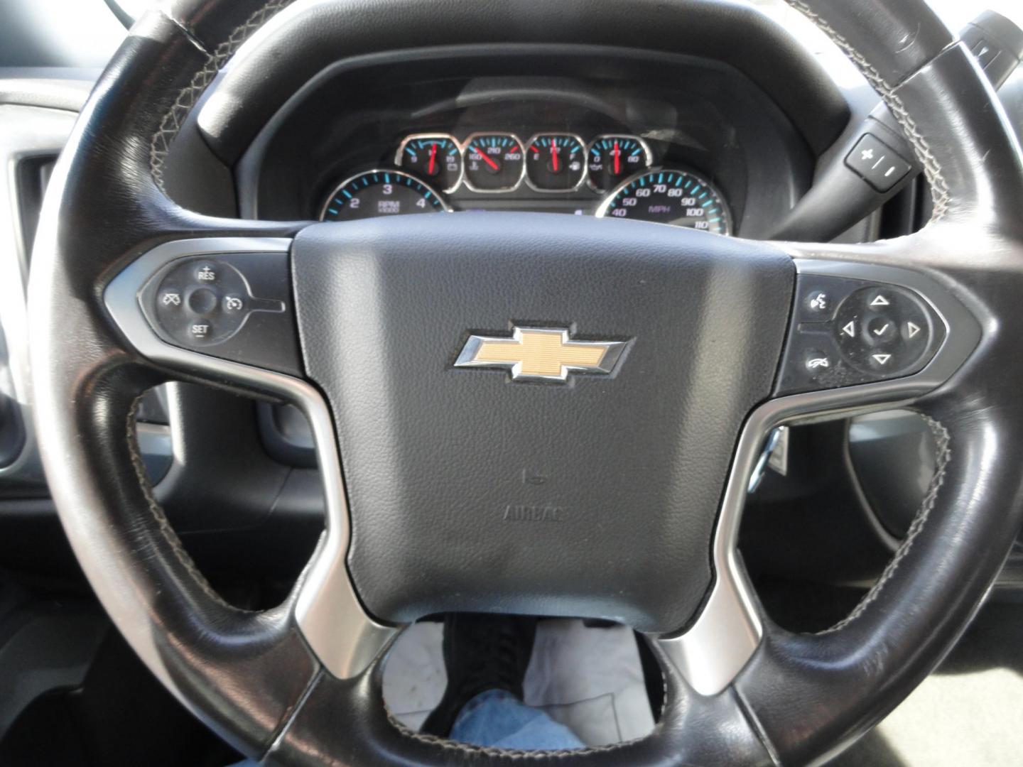 2018 Deep Ocean Blue /Jet Black Chevrolet Silverado 1500 LT Double Cab 4WD (1GCVKREC9JZ) with an 5.3L V8 OHV 16V engine, 6A transmission, located at 827 W 26th Street, Erie, PA, 16508, (814) 455-3401, 42.105431, -80.090942 - Thanks for looking at our super clean rust and accident free two owner new truck trade. This is the Silverado 1500 Double Cab with the 5.3 V8 with four-wheel drive and it comes with the all-star edition package with lots of options and this truck comes with both keys and remotes along with remote st - Photo#14